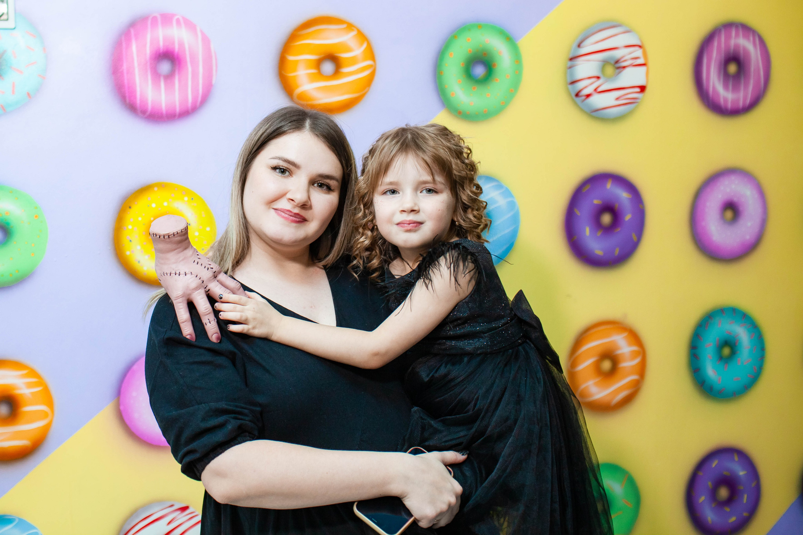 День Рождения Анечки в стиле Уэнсдей. Детский и семейный фотограф в Санкт-Петербурге Елизавета Сорокина