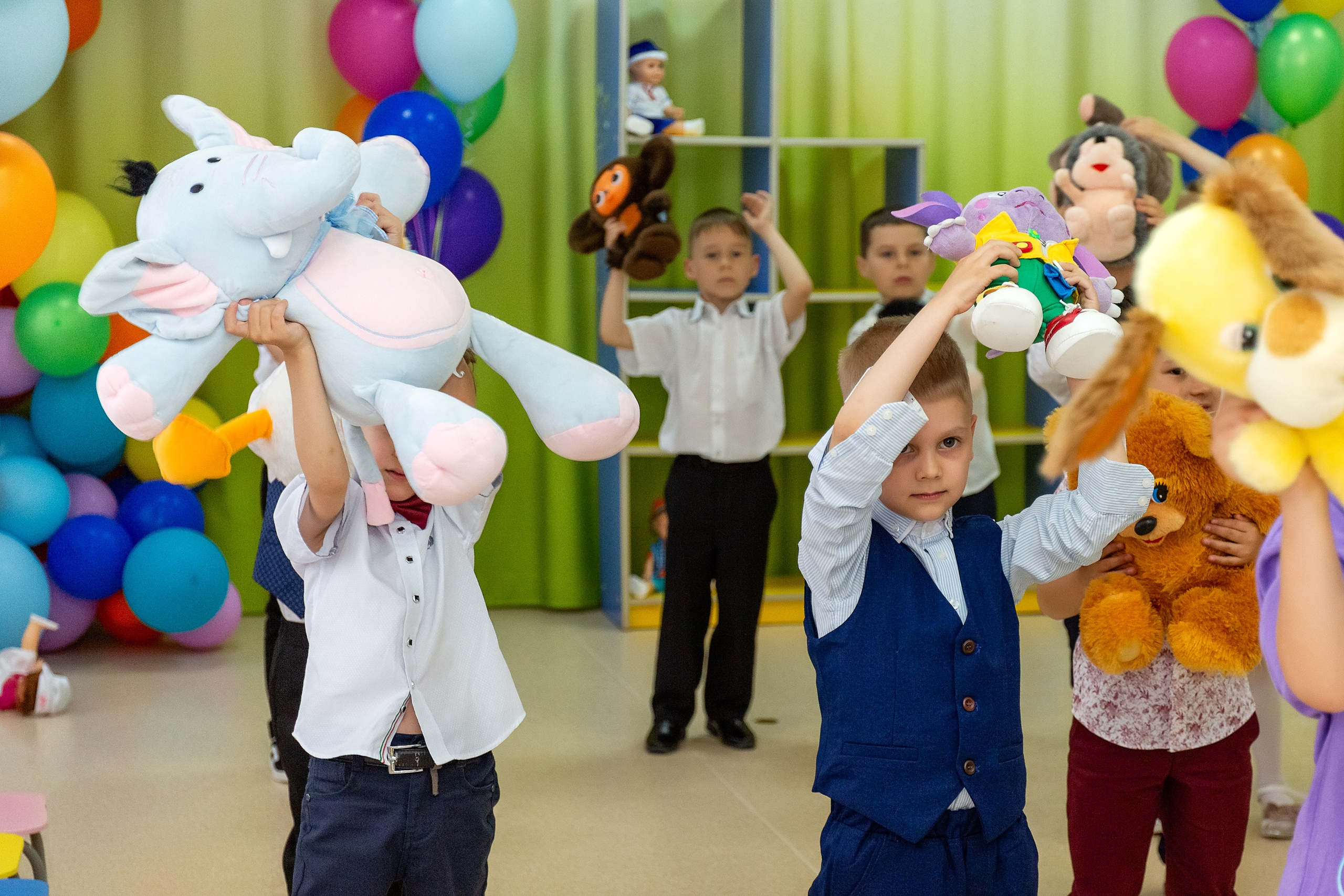 Выпускной. Детский сад «Тигрёнок». Стильный выпускной альбом Владивосток фотограф Вероника Мигачева