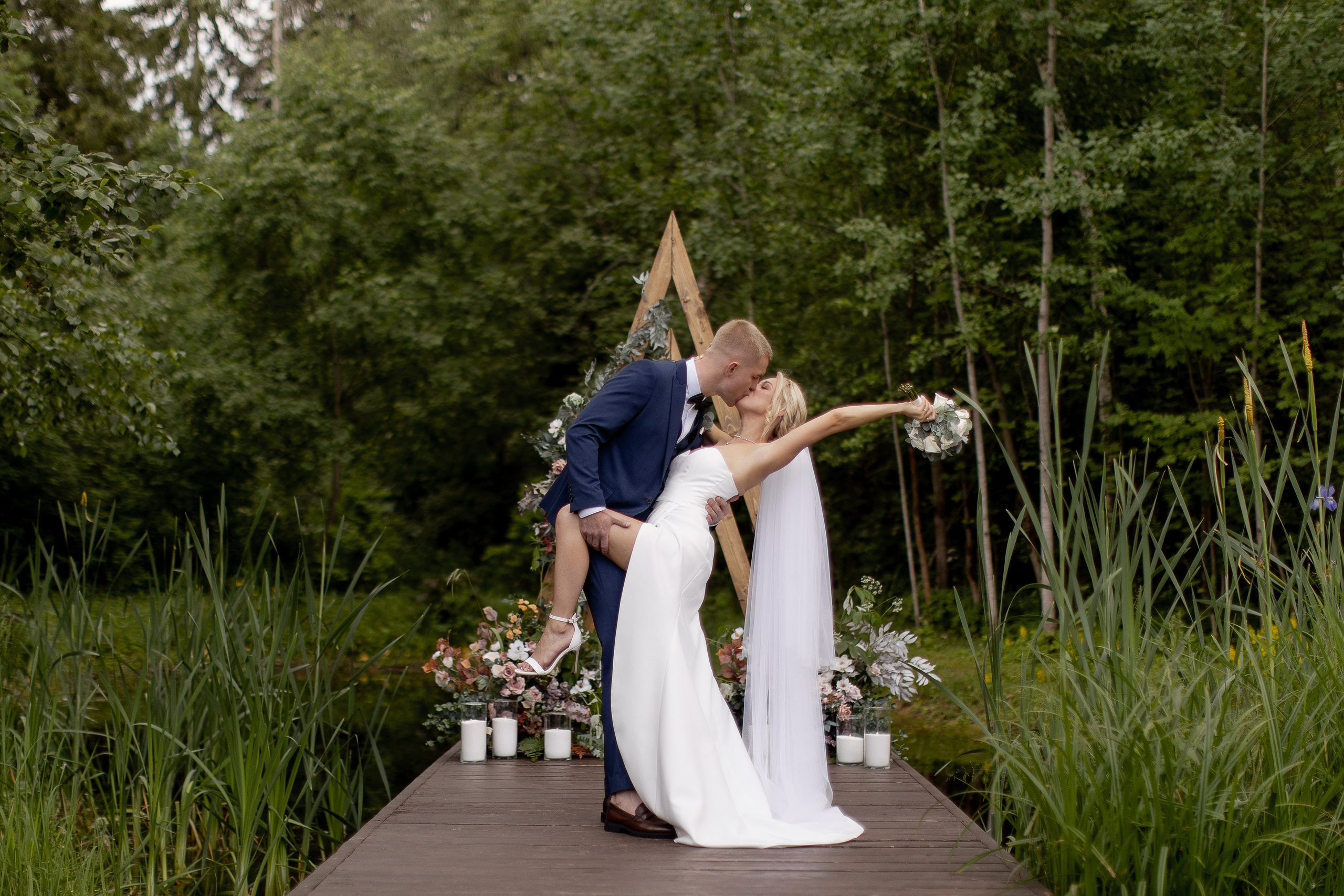 Один зонт, два сердца. Свадебный фотограф — Ефимов Сергей