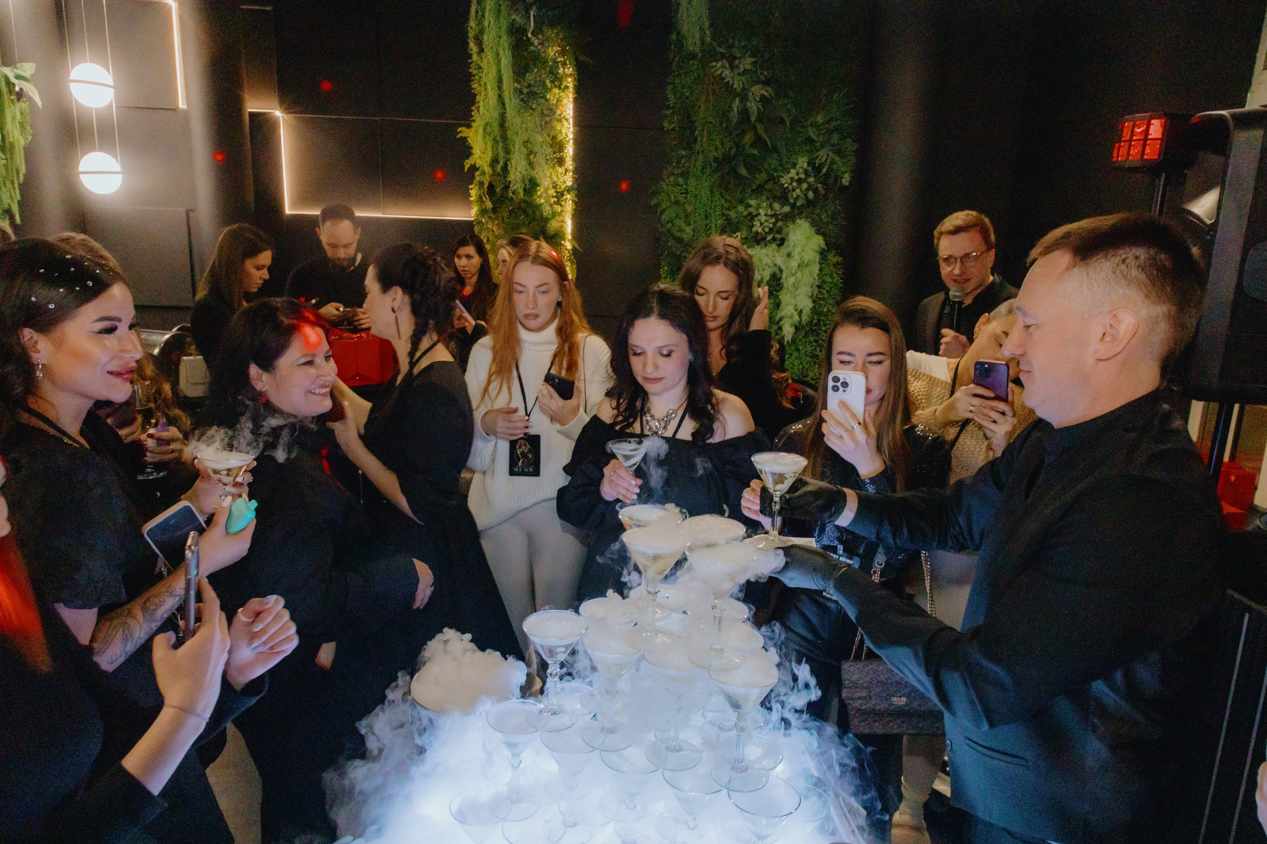 See `You Perfume. Фотограф в Москве и Санкт-Петербурге Дарина