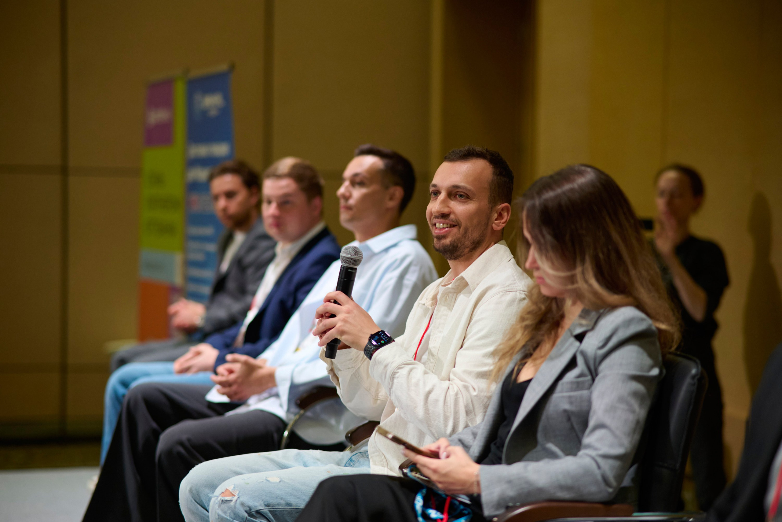 Upgrade Retail Весна 2025. Репортажный фотограф в Москве и Санкт-Петербурге — Профессиональная съёмка мероприятий | Данила Золкин