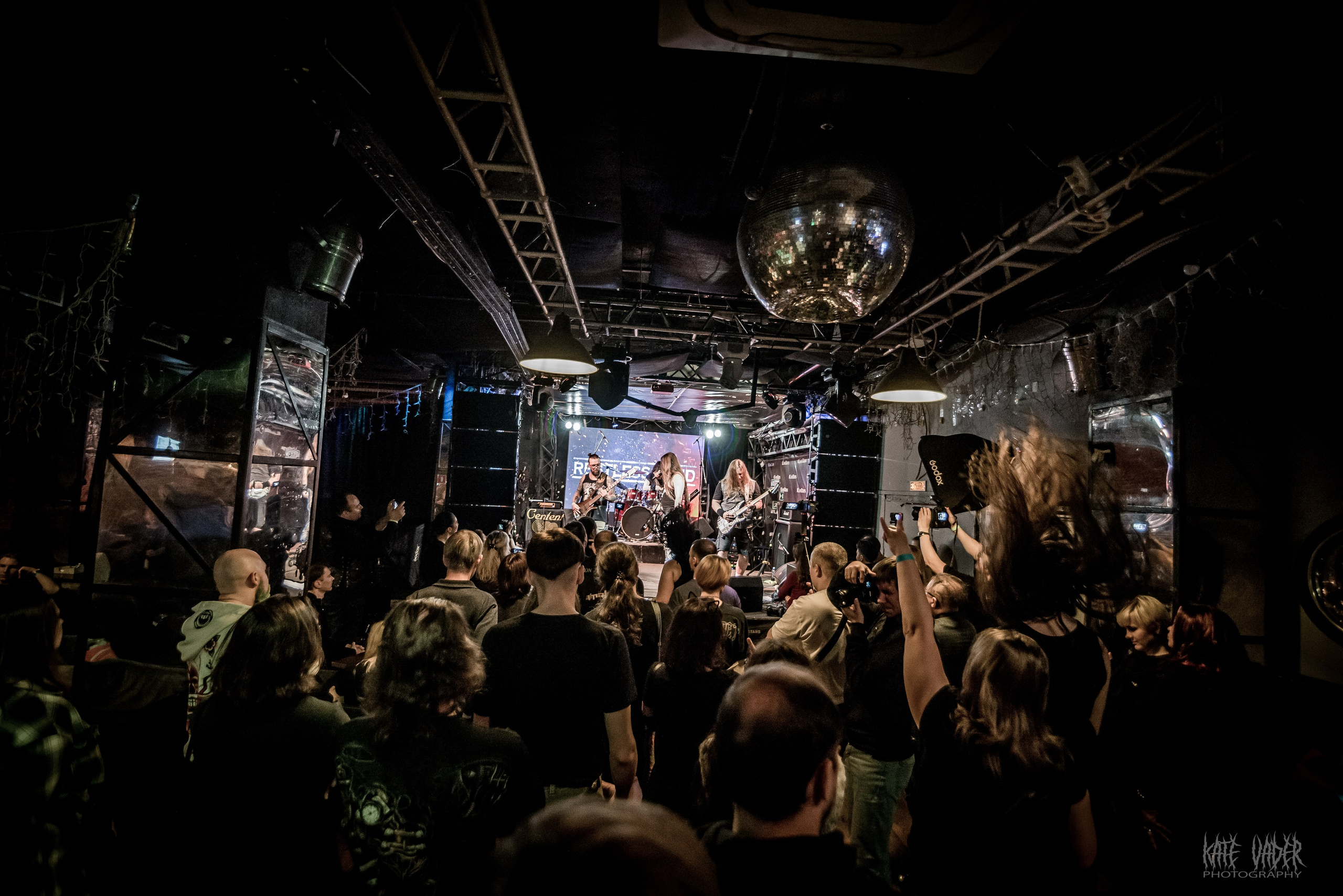 Restless Mind. Kate Vader|Live Music Photography