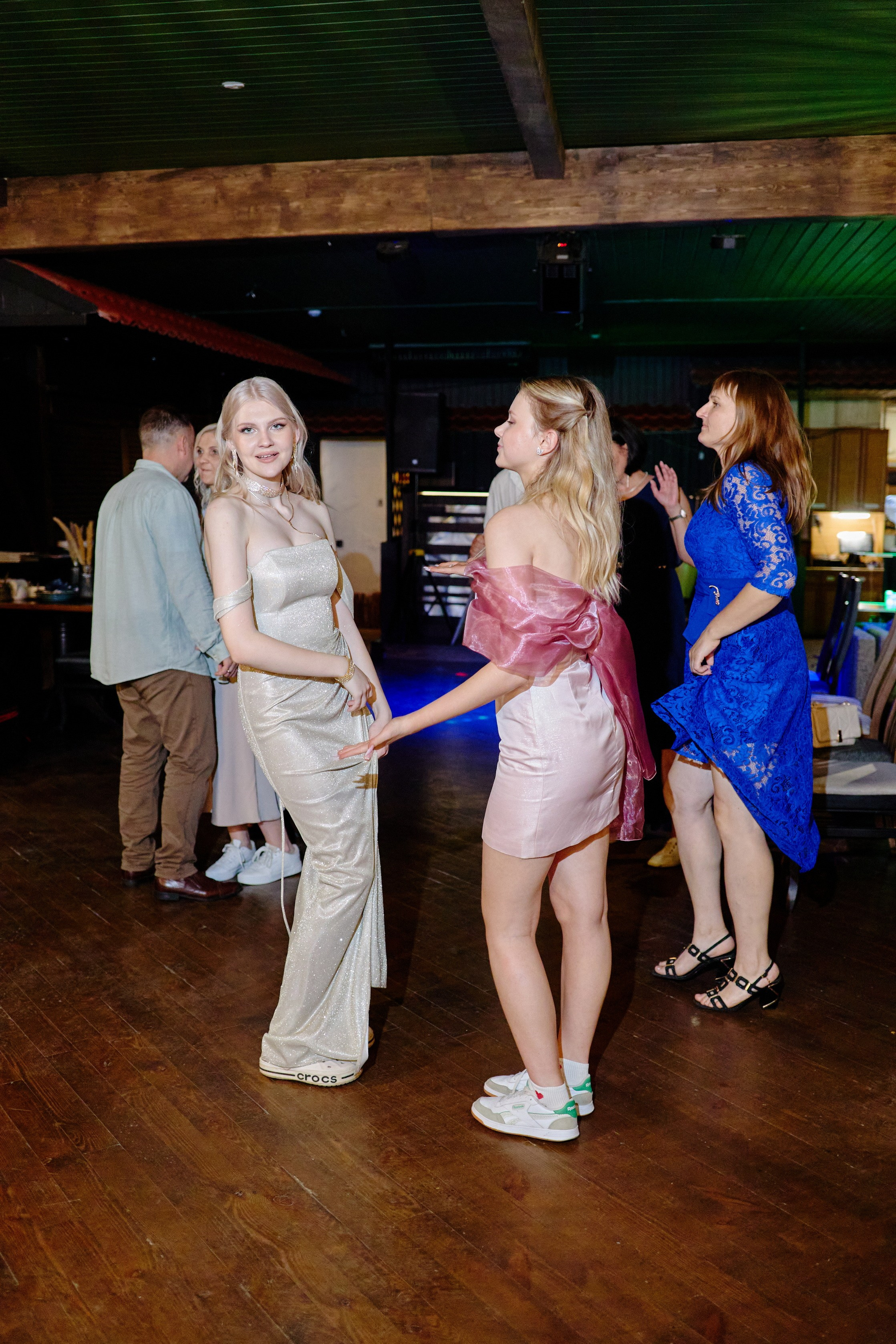 Выпускной 35 Сош. Фотограф Выпускные альбомы Таганрог Сергей Коробченко