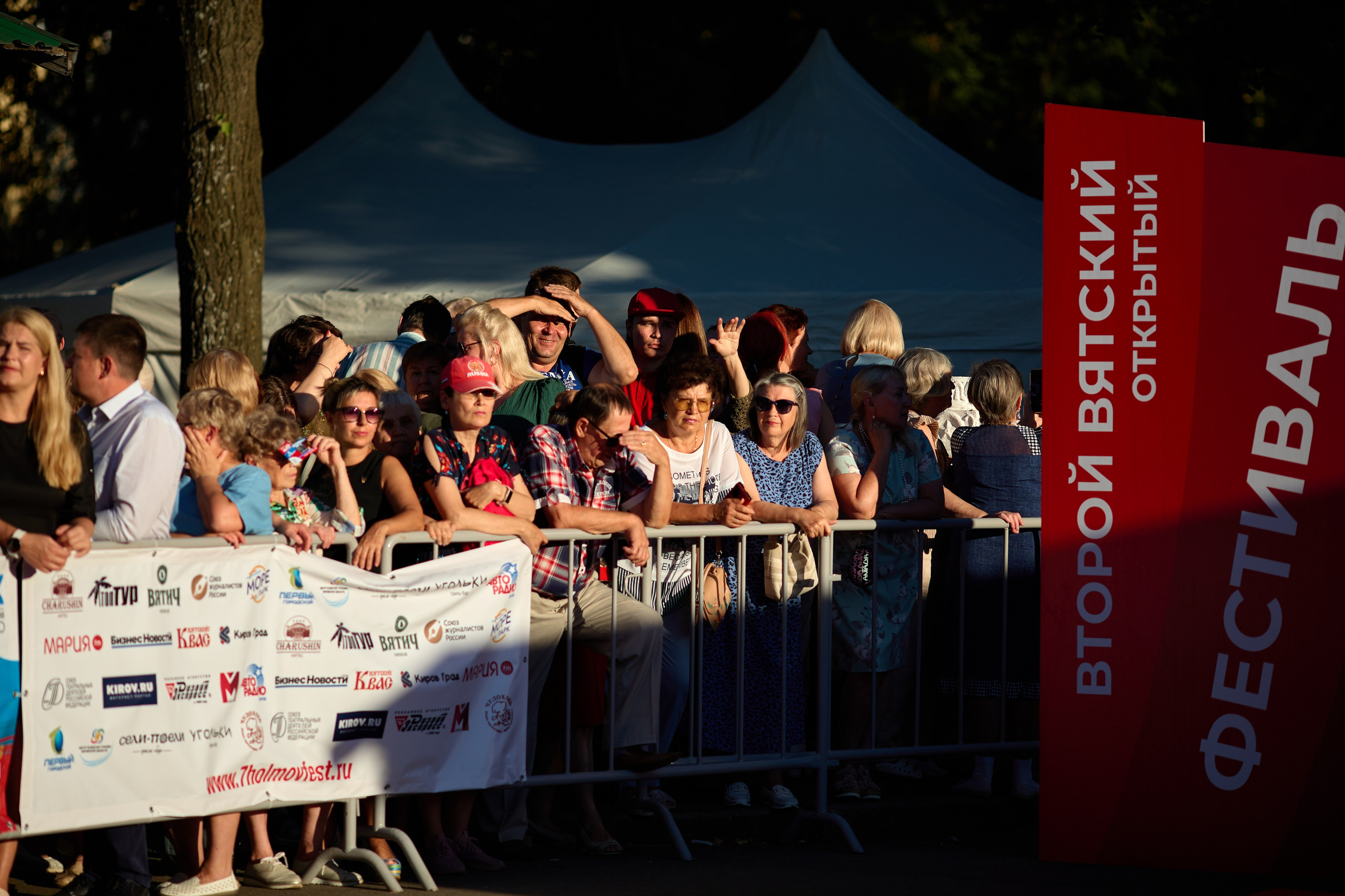 Открытие фестиваля «На семи холмах» 2023. Фотограф Илья Прохоров в Кирове