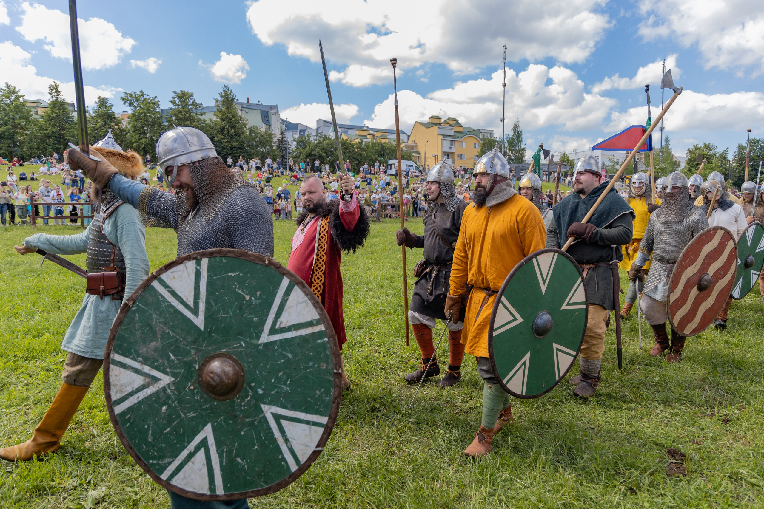 Земля Легенд: Солнце и медведь Фест. Репортажный, семейный и студийный фотограф в Москве Демин Алексей