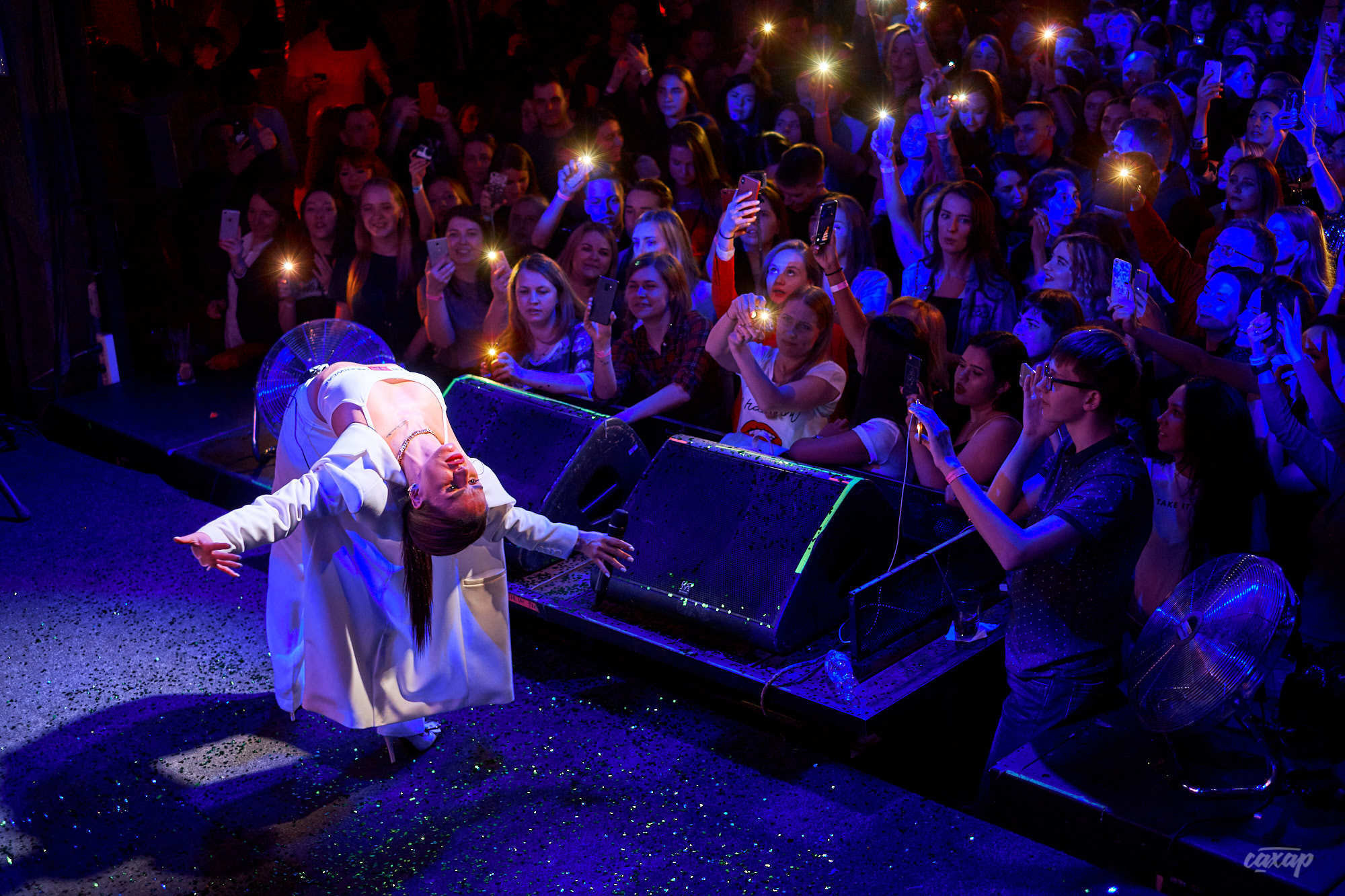 Zivert, фото с концерта в Екатеринбурге. Дом Печати 2019 Фотограф в Ек. Профессиональный фотограф в Екатеринбурге Юра Сахар