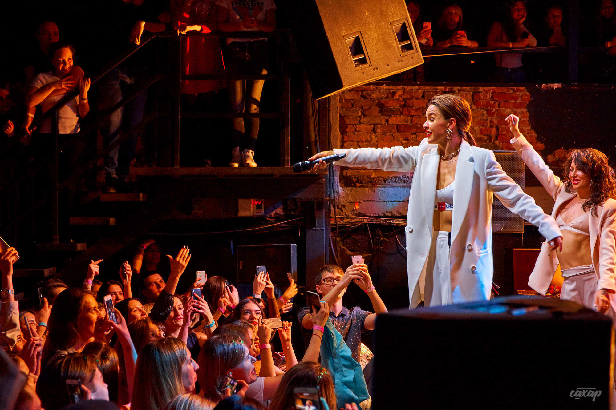 Zivert, фото с концерта в Екатеринбурге. Дом Печати 2019 Фотограф в Ек. Профессиональный фотограф в Екатеринбурге Юра Сахар