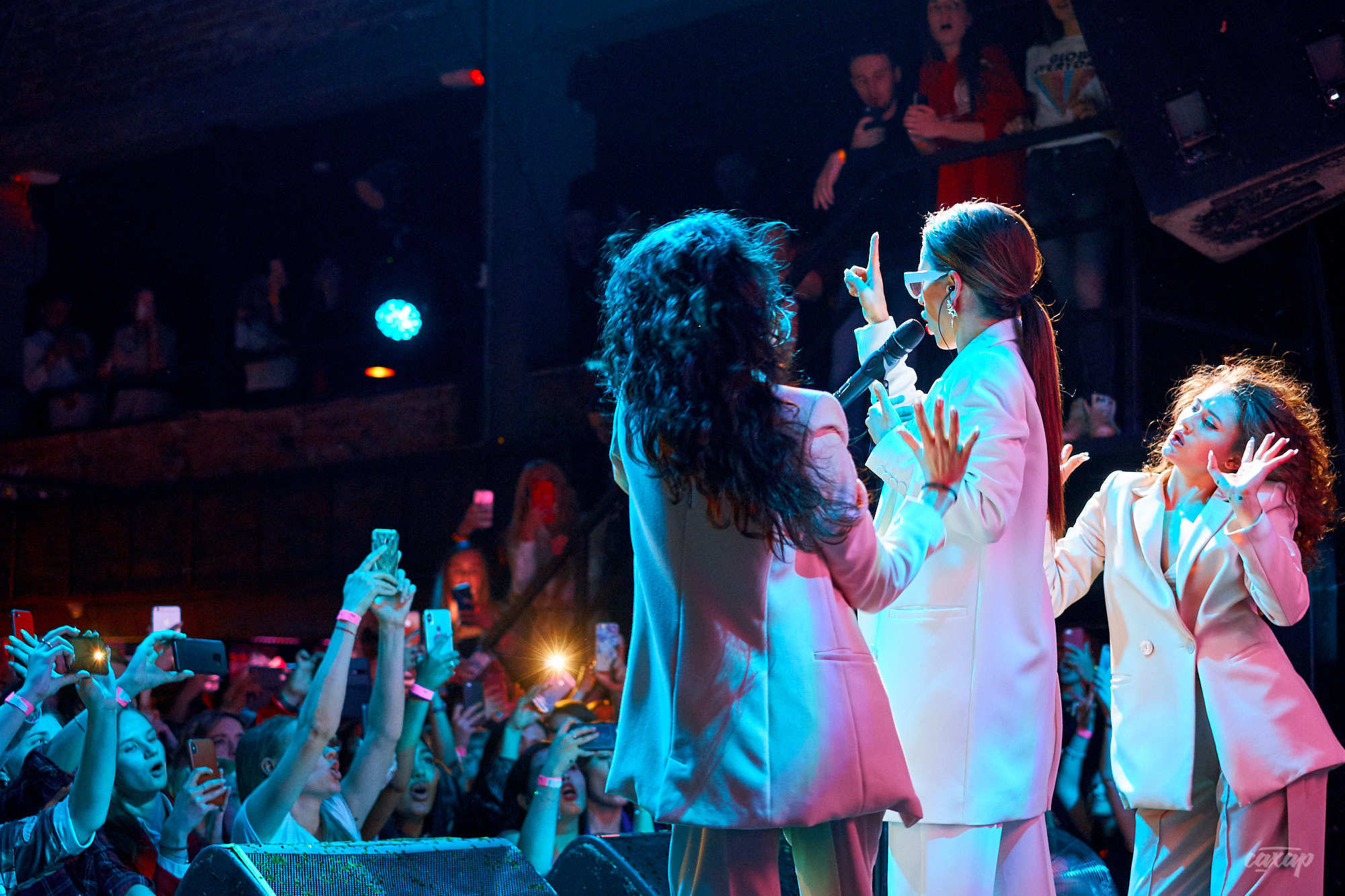 Zivert, фото с концерта в Екатеринбурге. Дом Печати 2019 Фотограф в Ек. Профессиональный фотограф в Екатеринбурге Юра Сахар