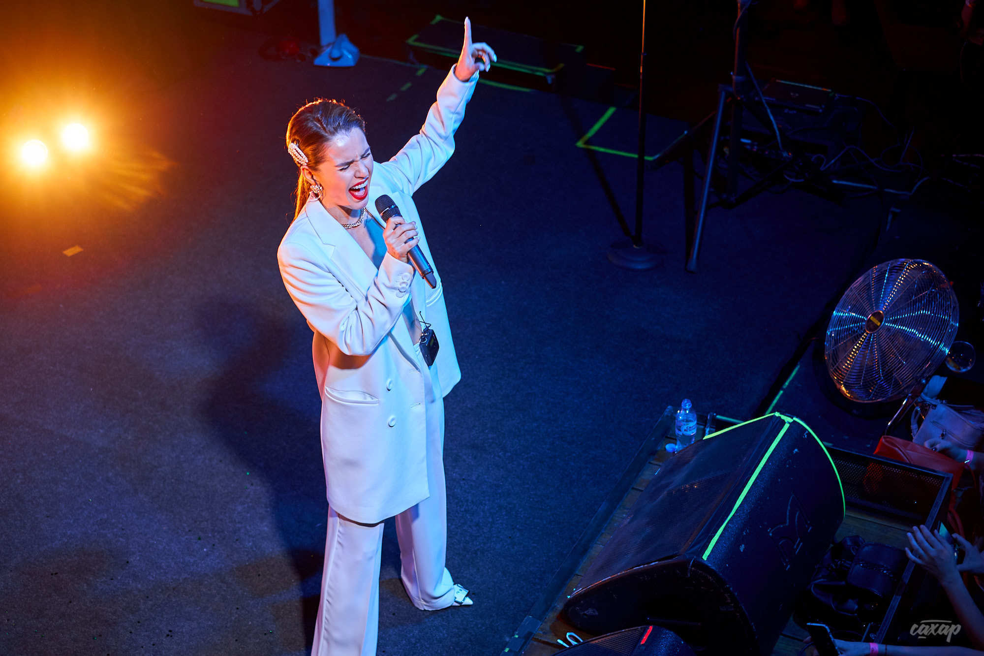 Zivert, фото с концерта в Екатеринбурге. Дом Печати 2019 Фотограф в Ек. Профессиональный фотограф в Екатеринбурге Юра Сахар