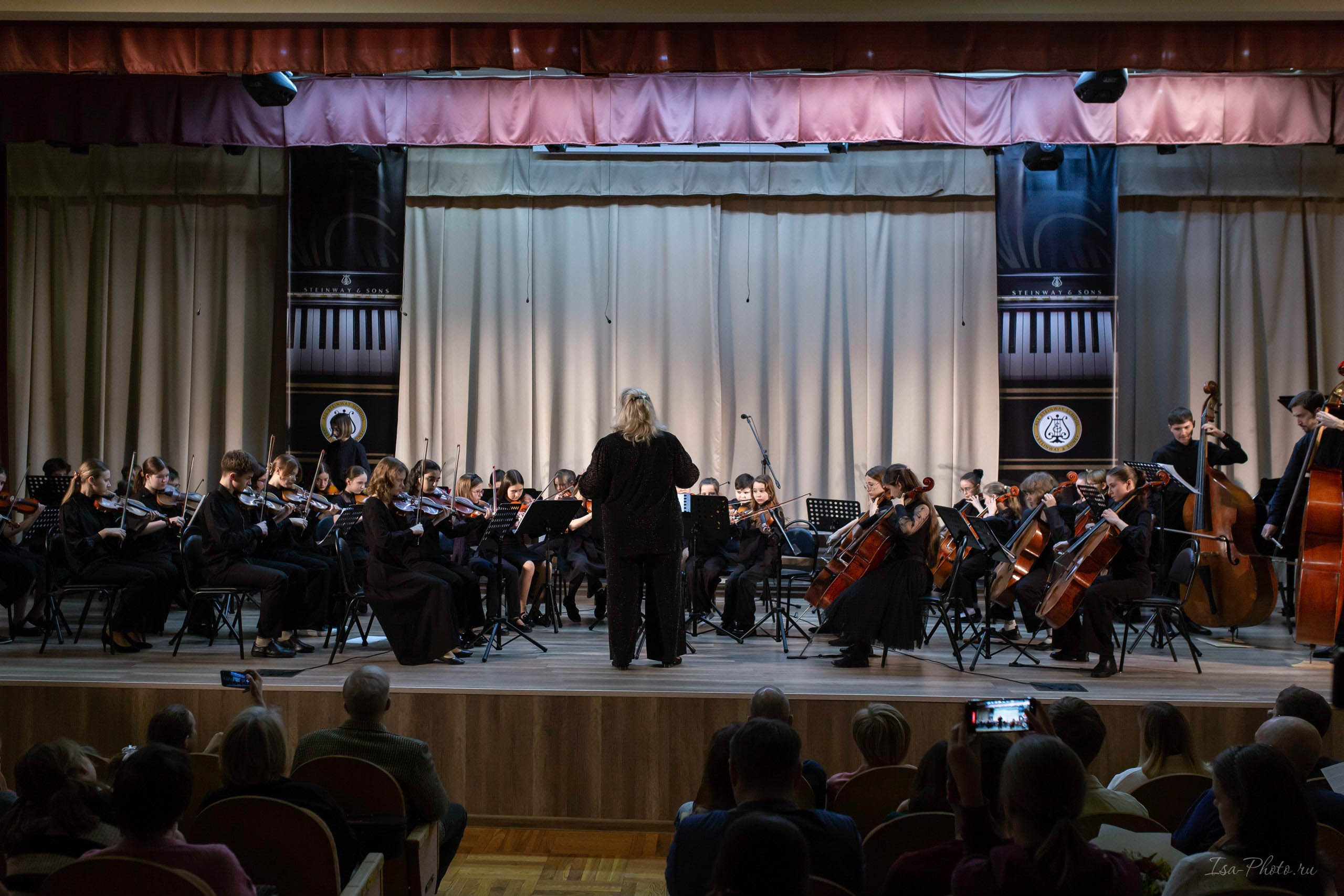 Отчётный концерт ДШИ им. Н.А. Римского-Корсакова. Струнный отдел. Репортажный фотограф в Москве