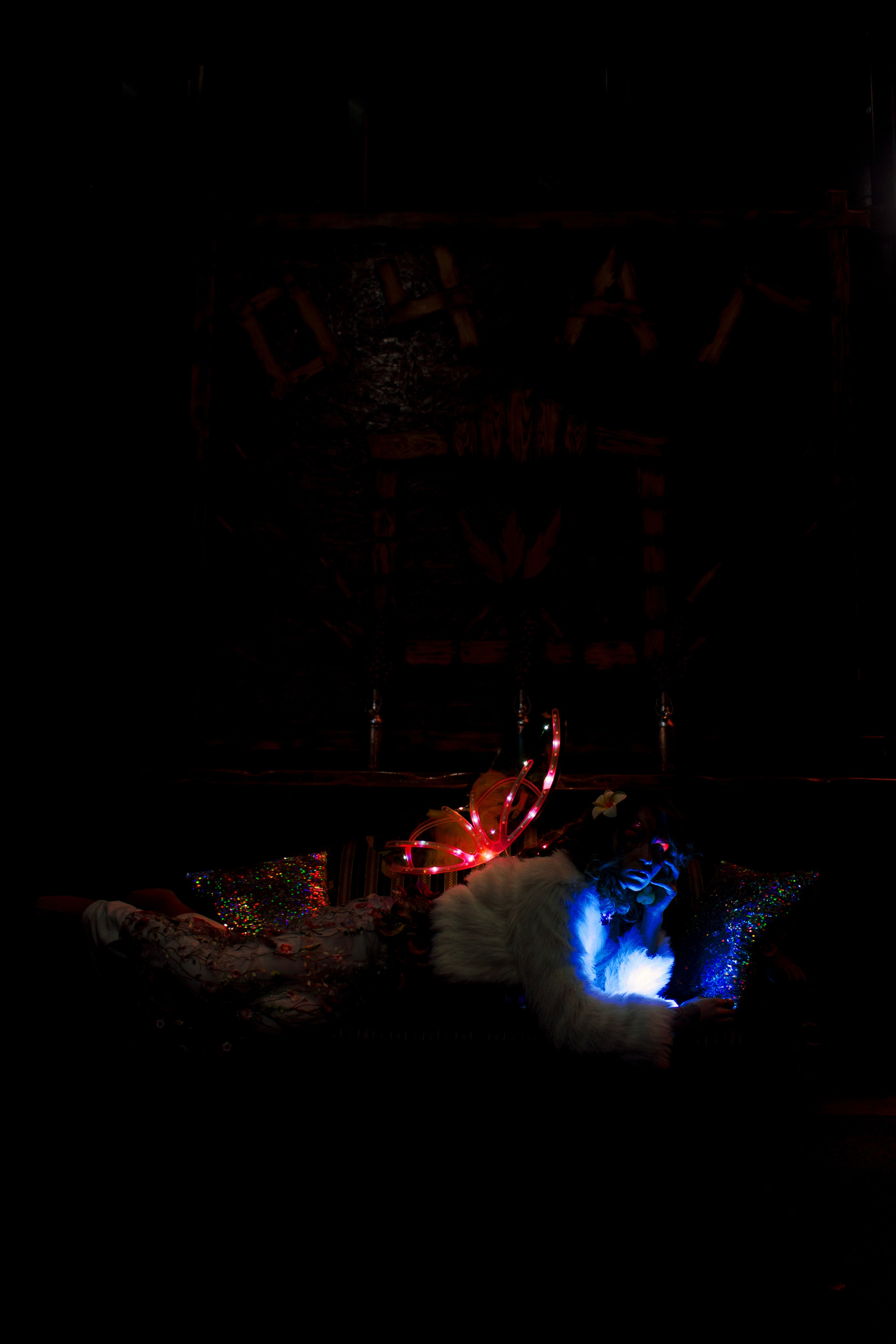 Яркий подарок серому городу