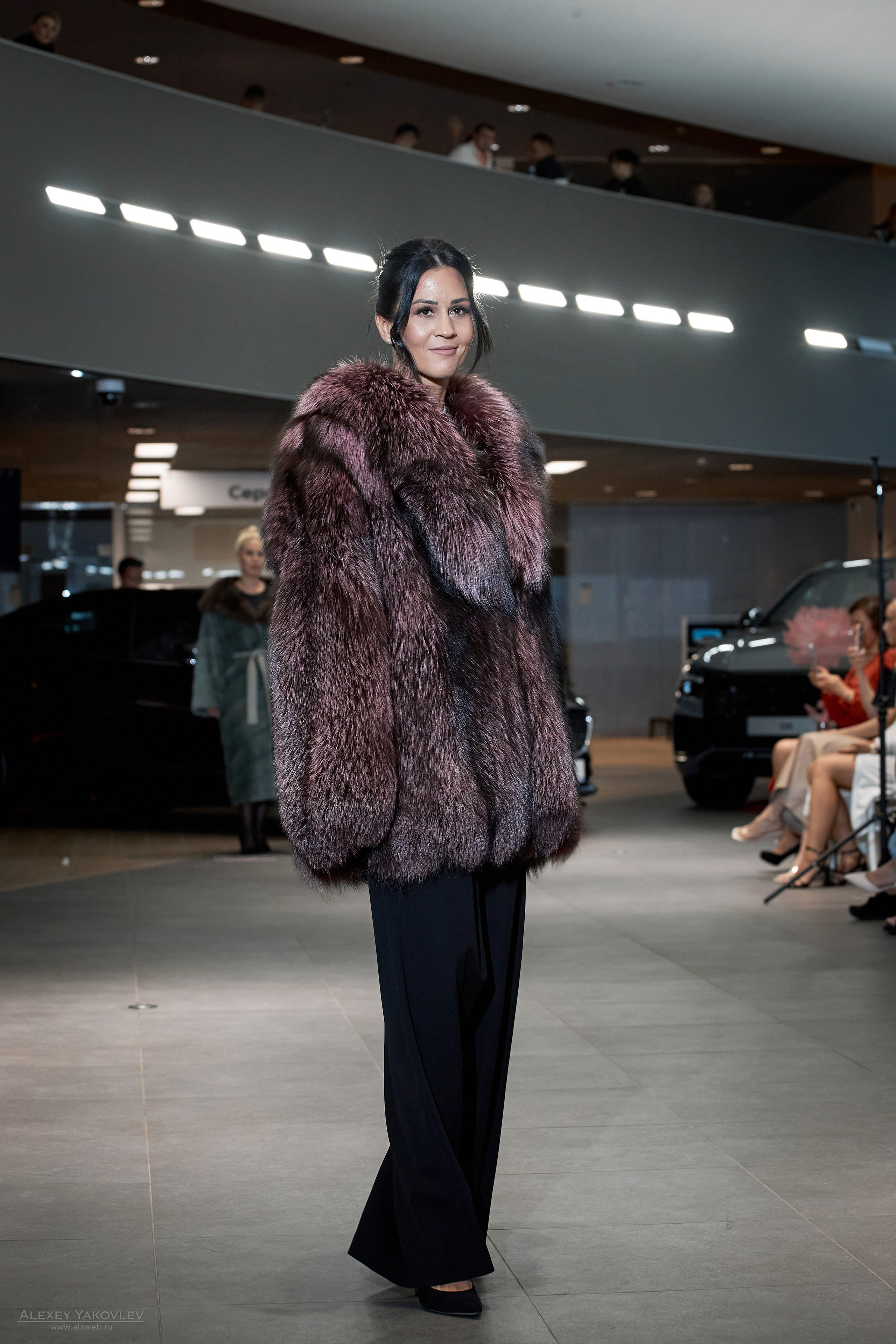 Модный показ PRE-FALL модельной школы Modeling+. Фотограф Алексей Яковлев