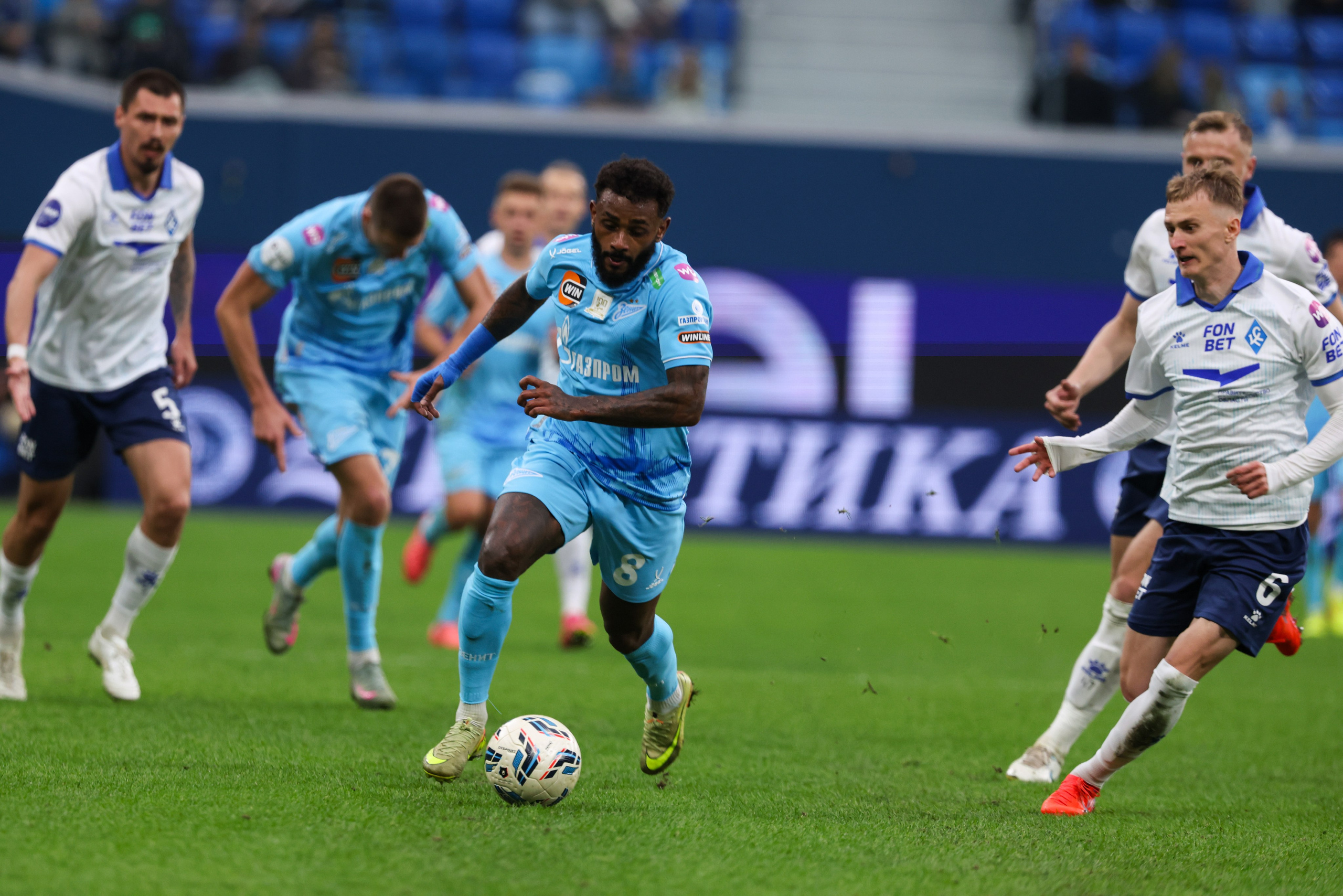 ФК «Зенит» — ФК «Крылья советов». Спортивный и репортажный фотограф Антон Тереханов