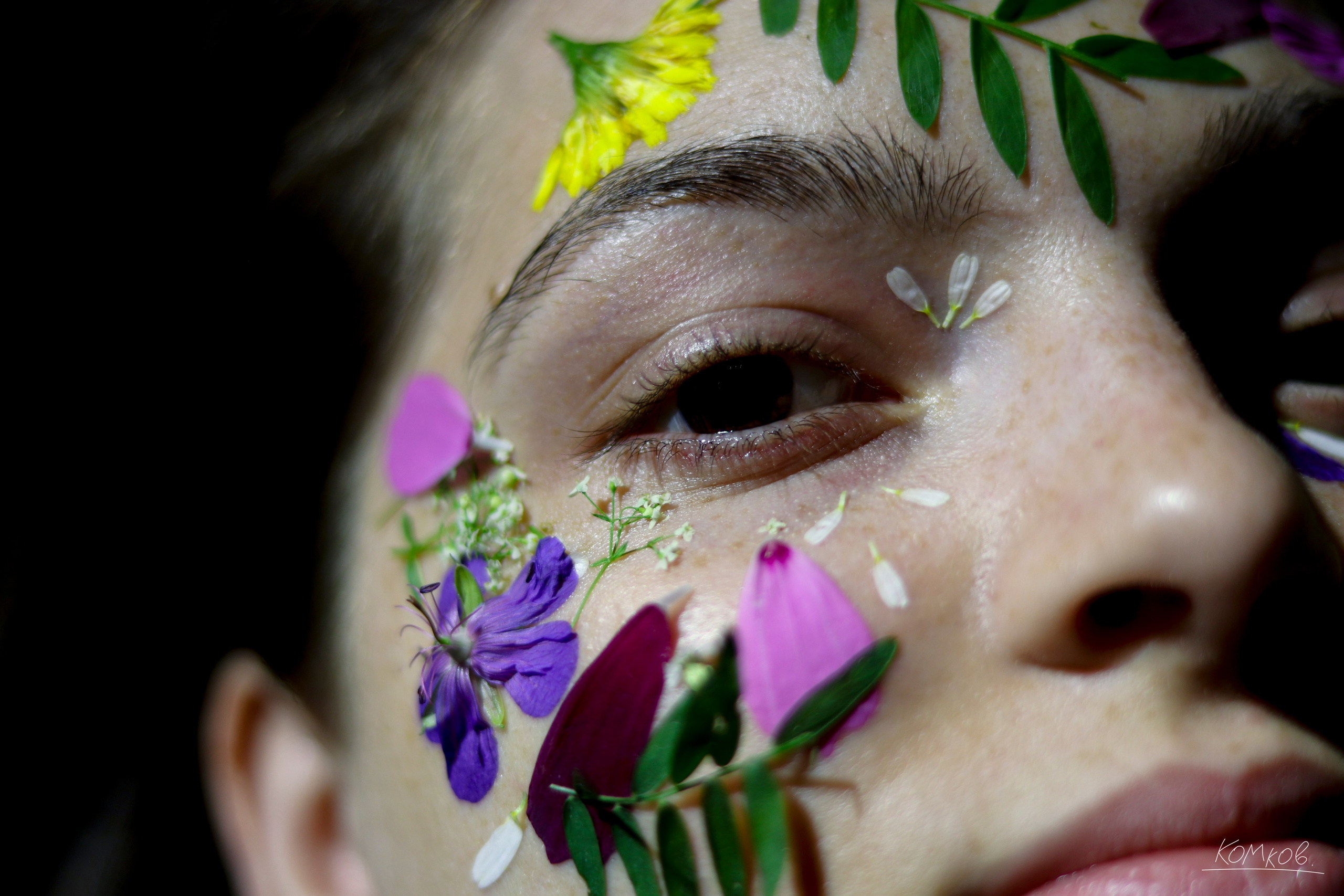 Маша и цветы. Ивентный фотограф в Санкт-Петербурге Олег Комков