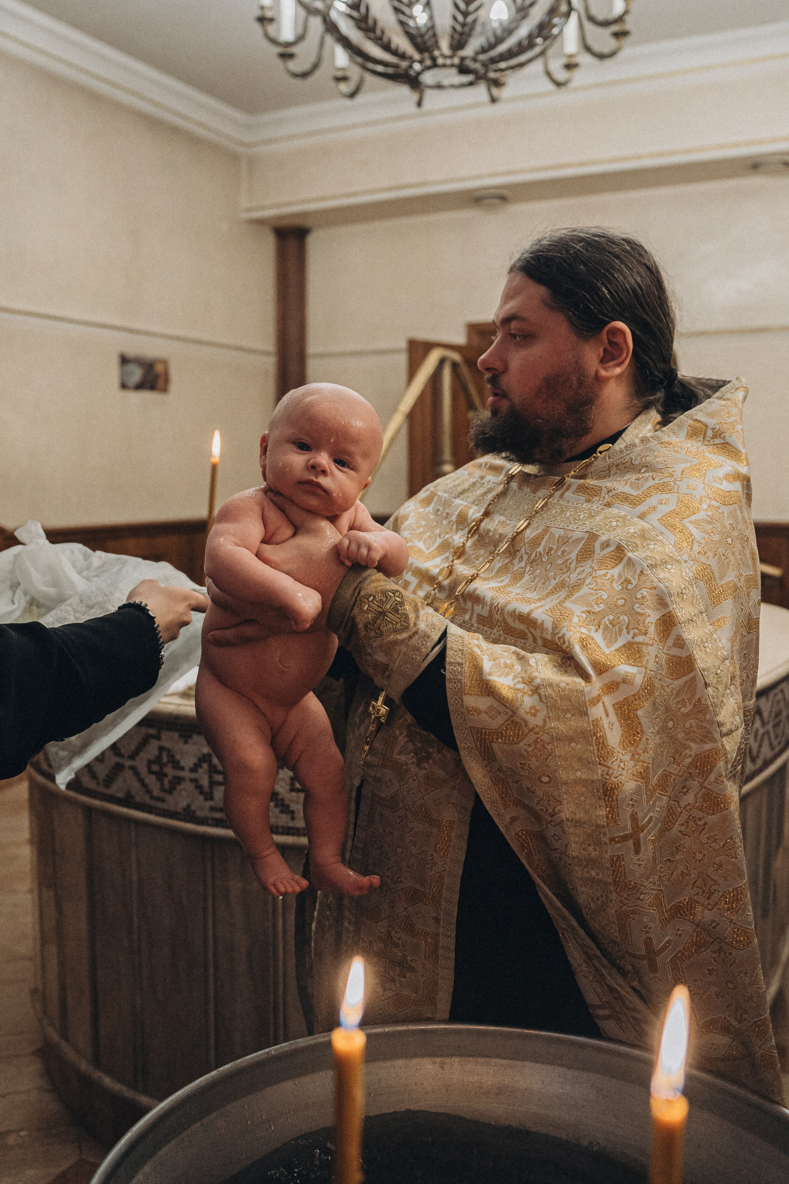 фотосессия крещения, фотограф таинства крещения Москва, ребенок с мамой крещение, фотограф на крещение Королев,  фотограф на таинство Крещения Мытищи, фотограф крещения Мытищи