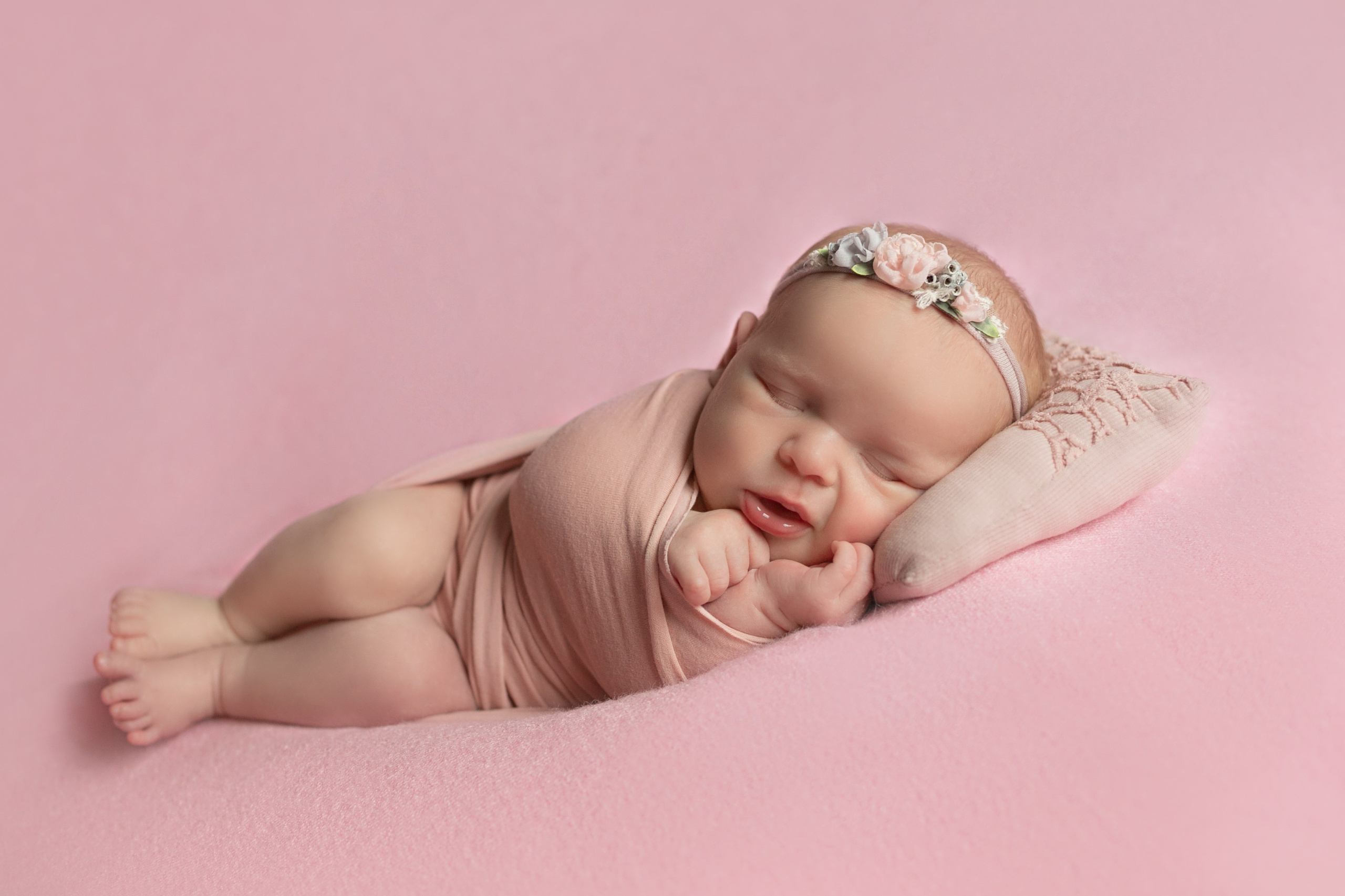 PH @blossombabyru. Retoucher Aleksmokh