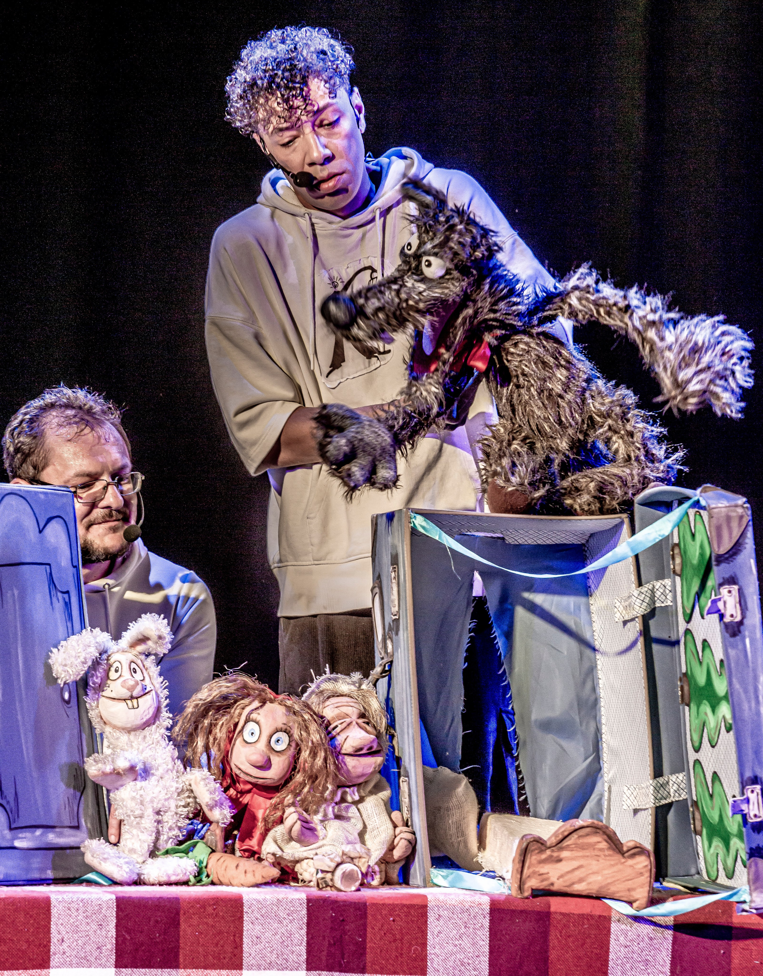 Спектакль театра Саквояж О Красной шапочке. Фотограф в Сочи Юрий Шептаев