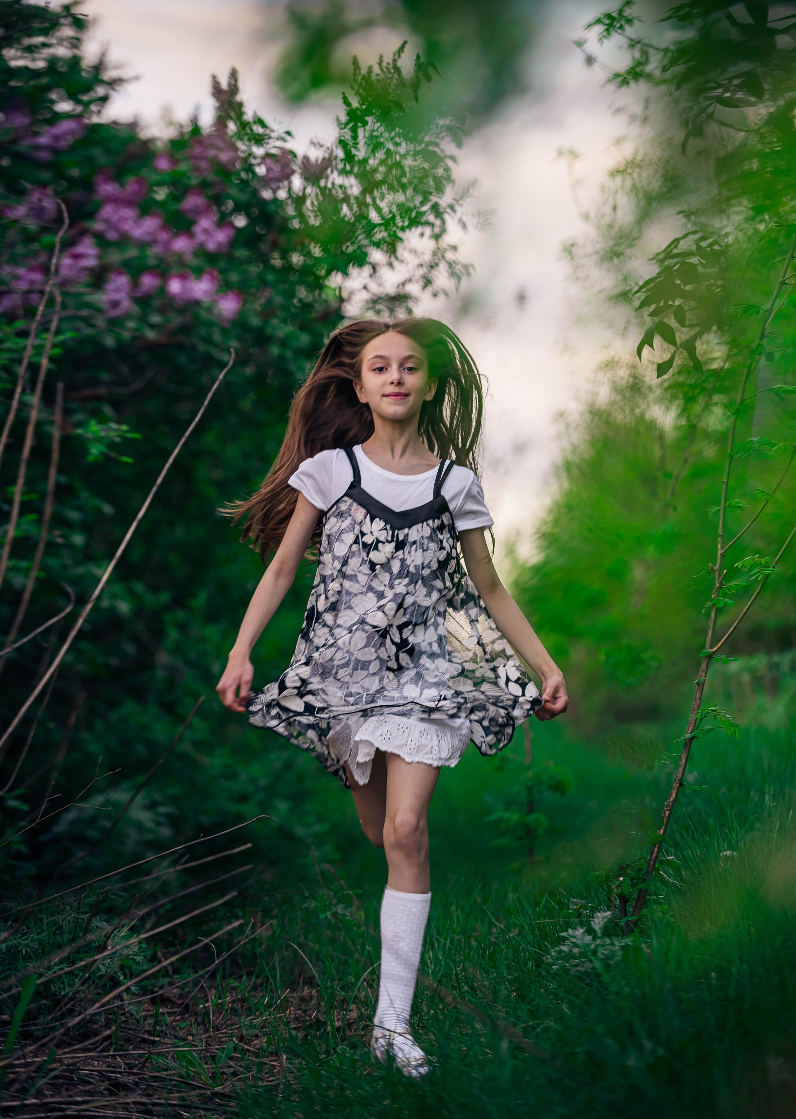 Анютка в сиреньке. Арт-фотограф Евгений Матвиенко