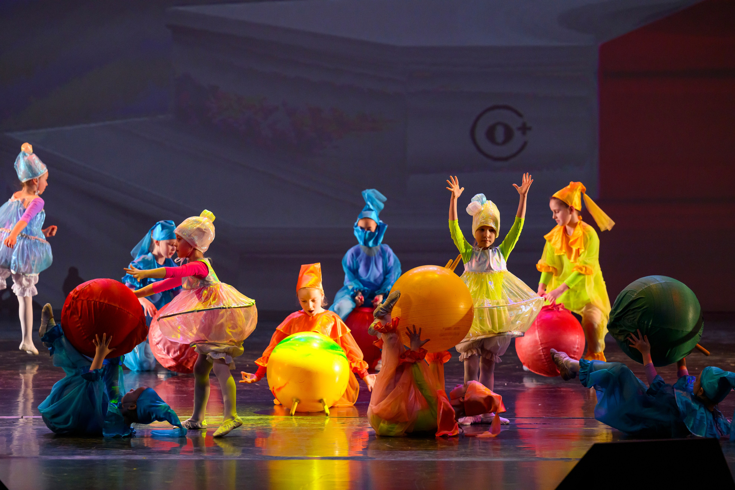 23 апреля, часть 1, БКЗ Октябрьский, г. Санкт-Петербург. Золотое яблочко