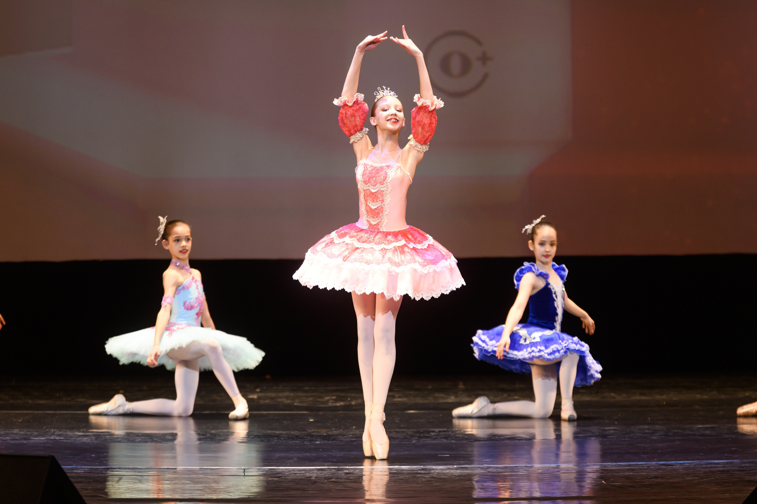 23 апреля, часть 1, БКЗ Октябрьский, г. Санкт-Петербург. Золотое яблочко