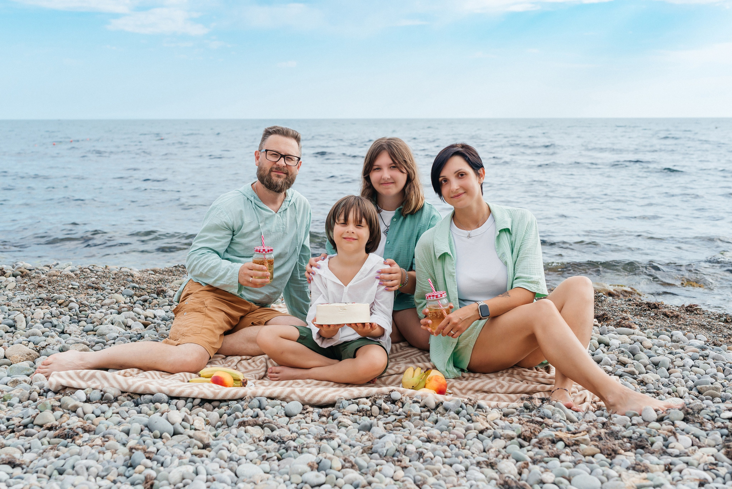 СЕМЕЙНАЯ ФОТОСЕССИЯ У МОРЯ В ОРДЖОНИКИДЗЕ