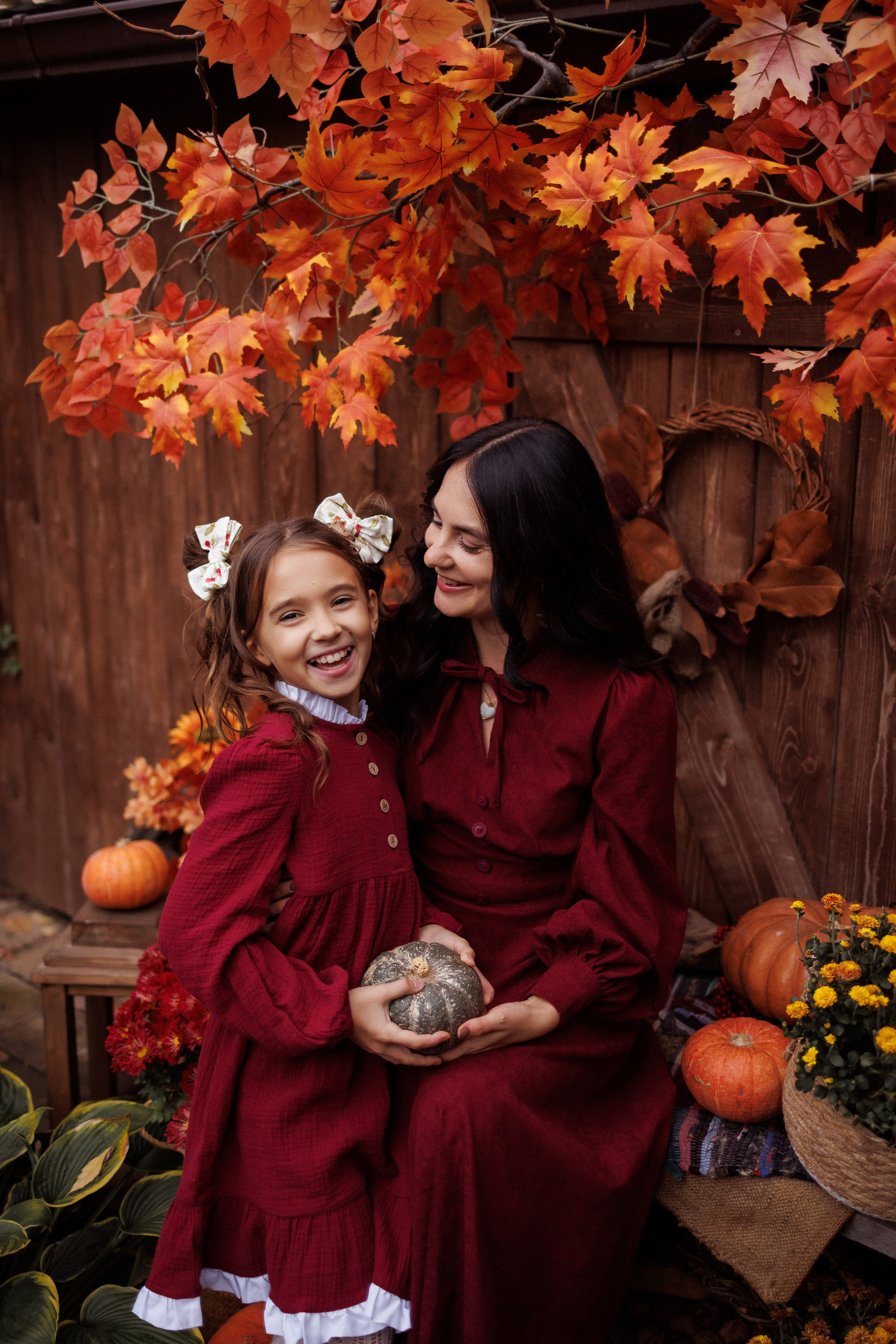 Семейная фотосессия в осенних декорациях фотостудии «Теплица», город Краснодар. Семейный и детский фотограф в Краснодаре Анна Трашкова