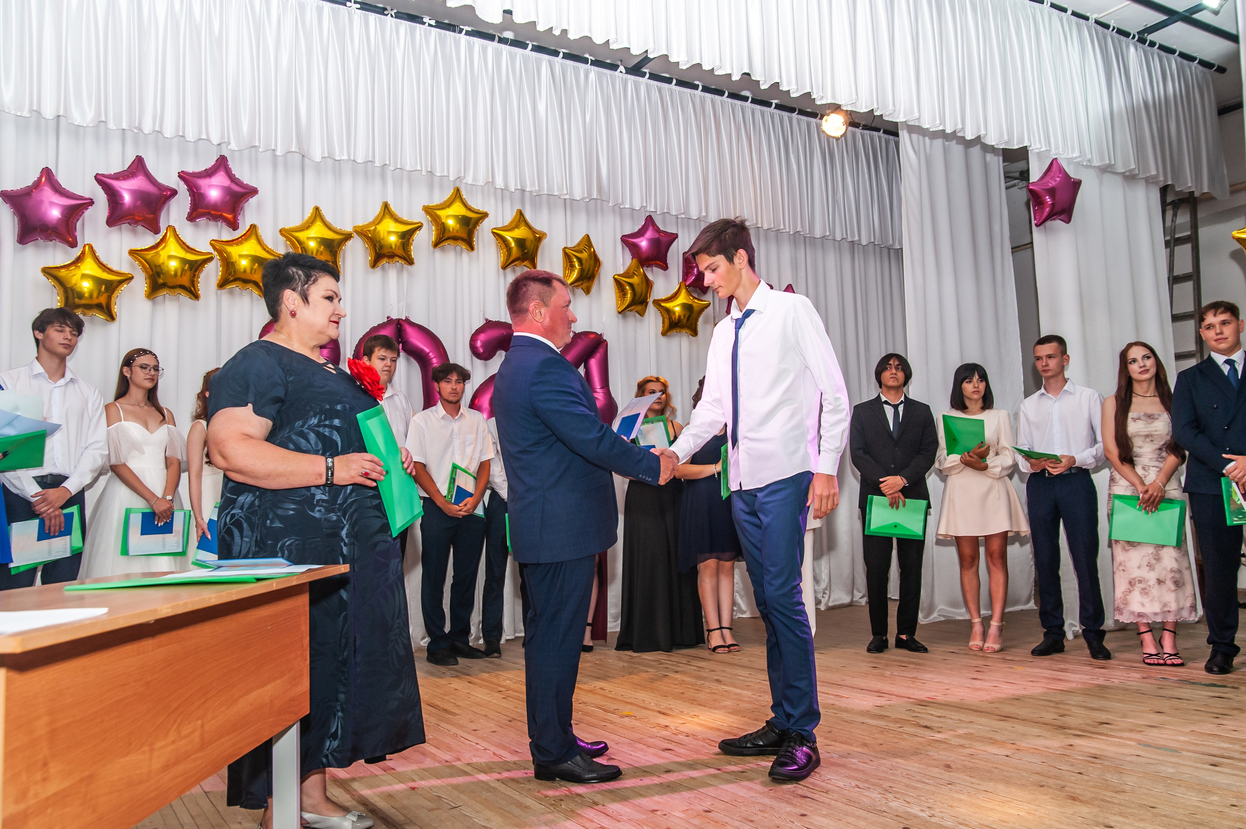 Выпускной МАОУ СОШ № 17 им. Эдуарда Есаяна. Свадебный и семейный фотограф Денис Лукьянов в Краснодаре, Краснодарском крае и Республике Крым