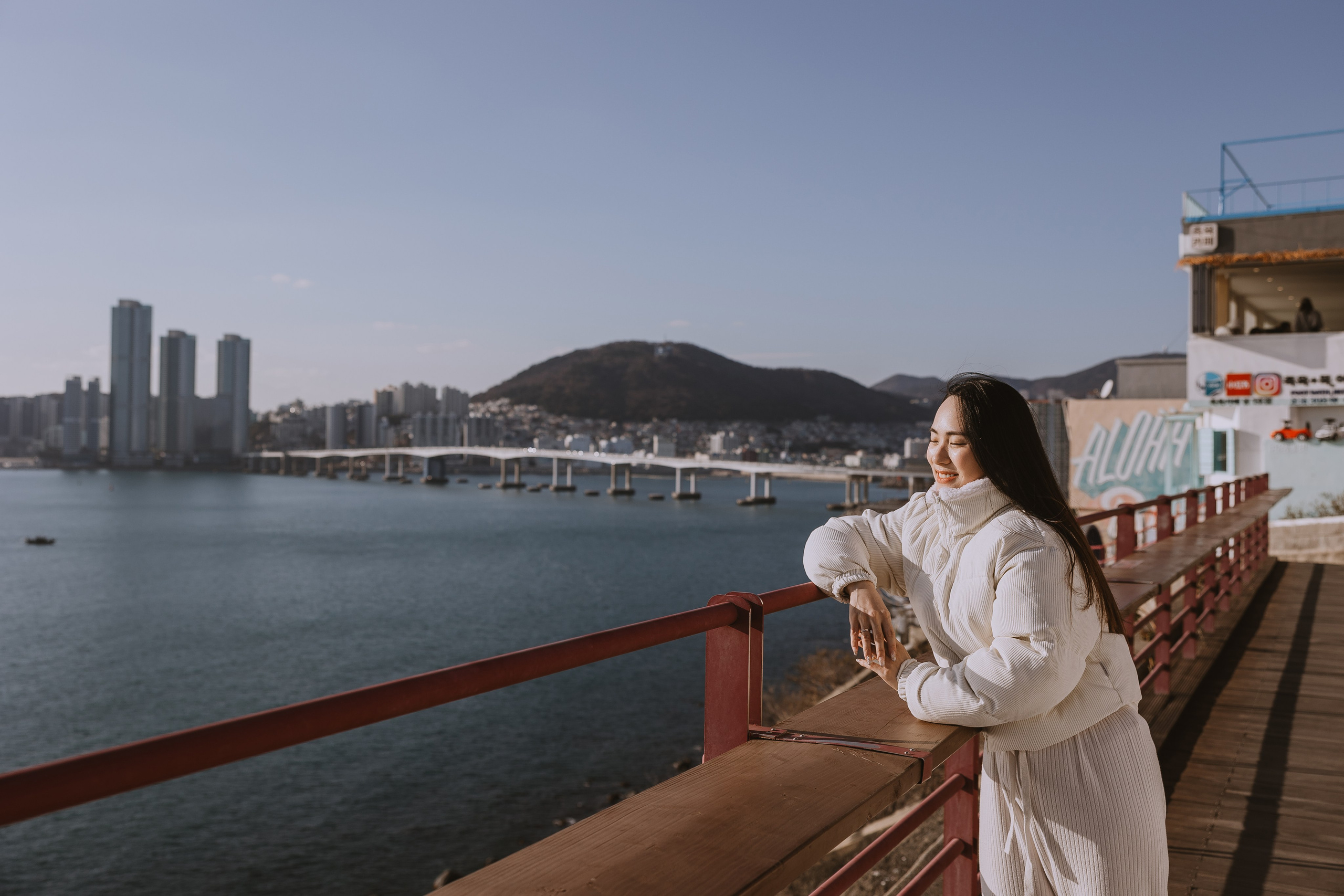Семейная прогулка в Пусане. Зимняя фотопрогулка по Пусану. Фотопрогулка в Пусане. Семейная прогулочная фотоссесия. Фотосессии в Пусане. Фотоссесии в Корее. Фотограф Пусан. Какую одежду выбрать для фотосессии зимой. 