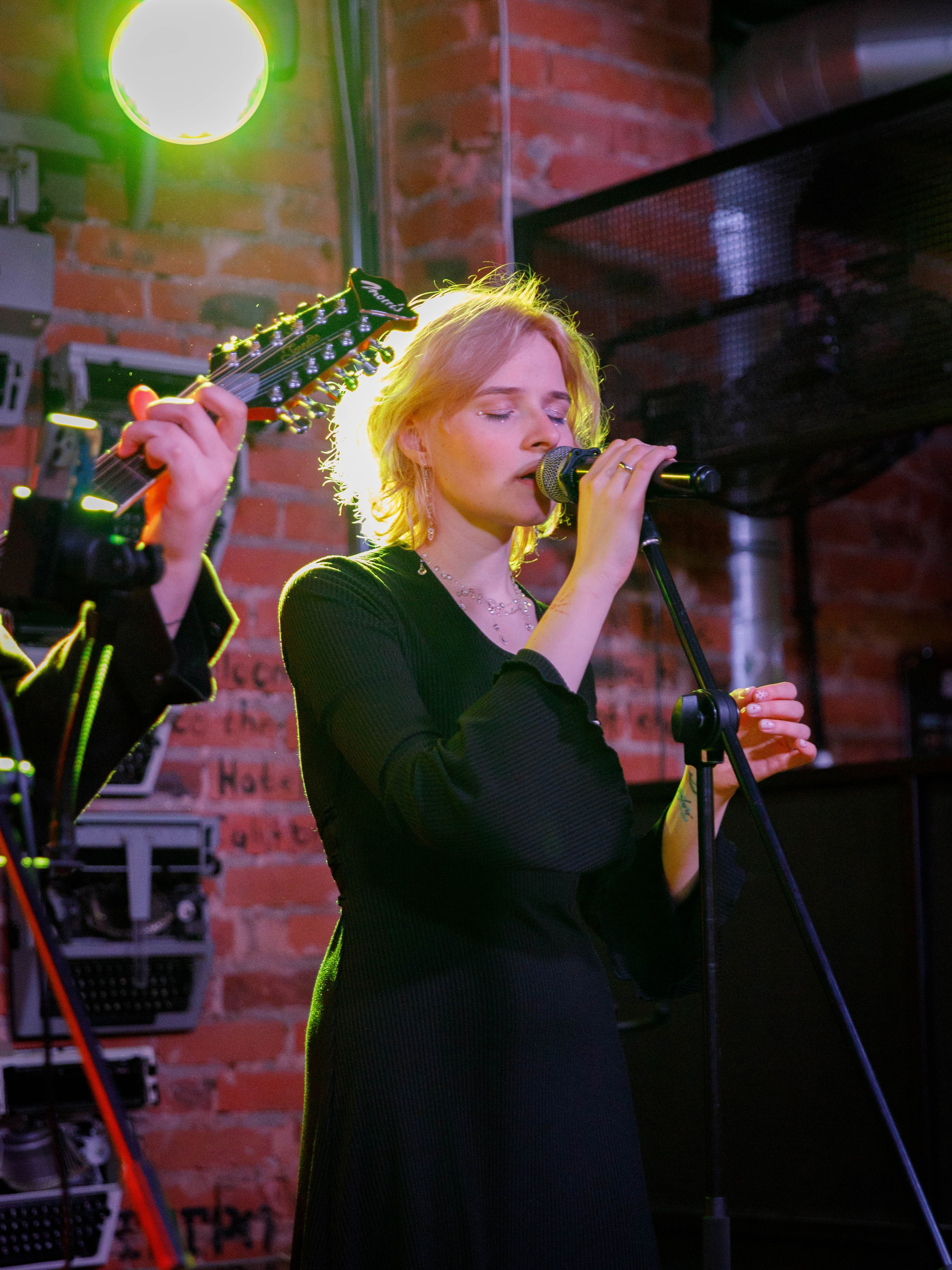 Концерт Огнева и Аня из Питера. Репортажный фотограф в Новосибирске Алена Помазунова