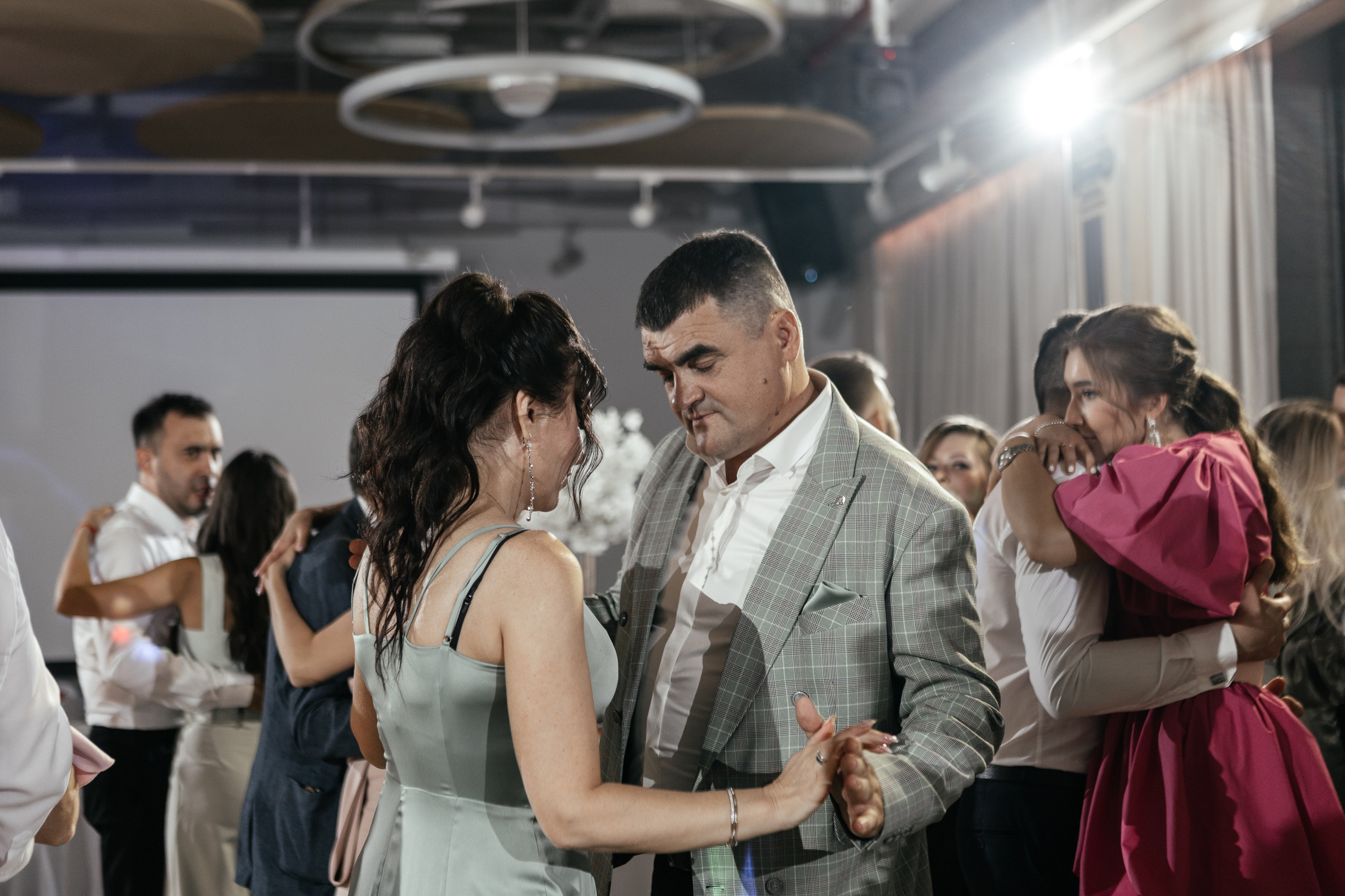 Свадебный фотограф Уфа — Руслан ГабдлисламовЖивые эмоции, красивые кадры, воспоминания на всю жизнь.Работаю по всей Республике Башкортоста. Свадебный фотограф Уфа Руслан Габдлисламов