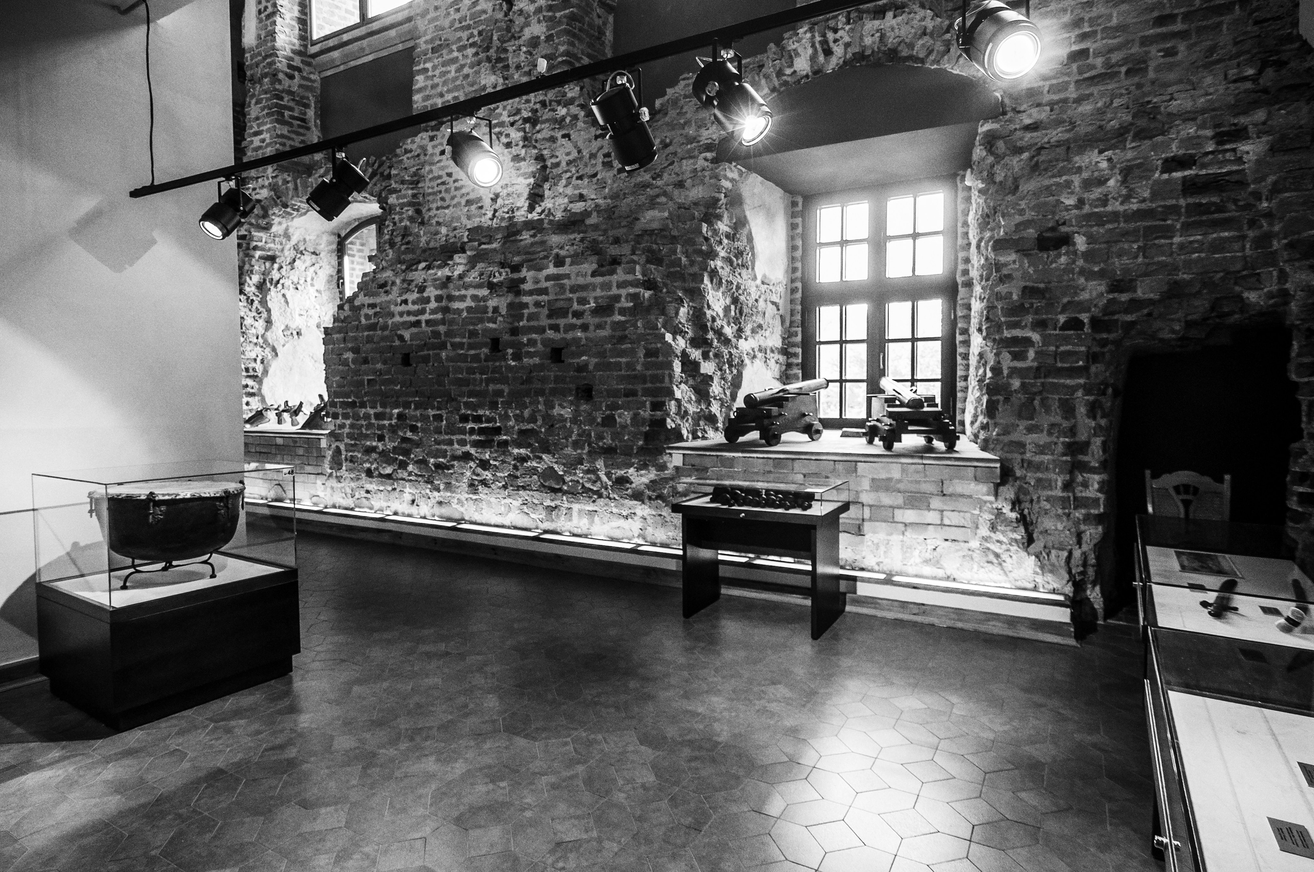 Мирский замок 2013. Фотограф Антон Швец — Монохромная реальность