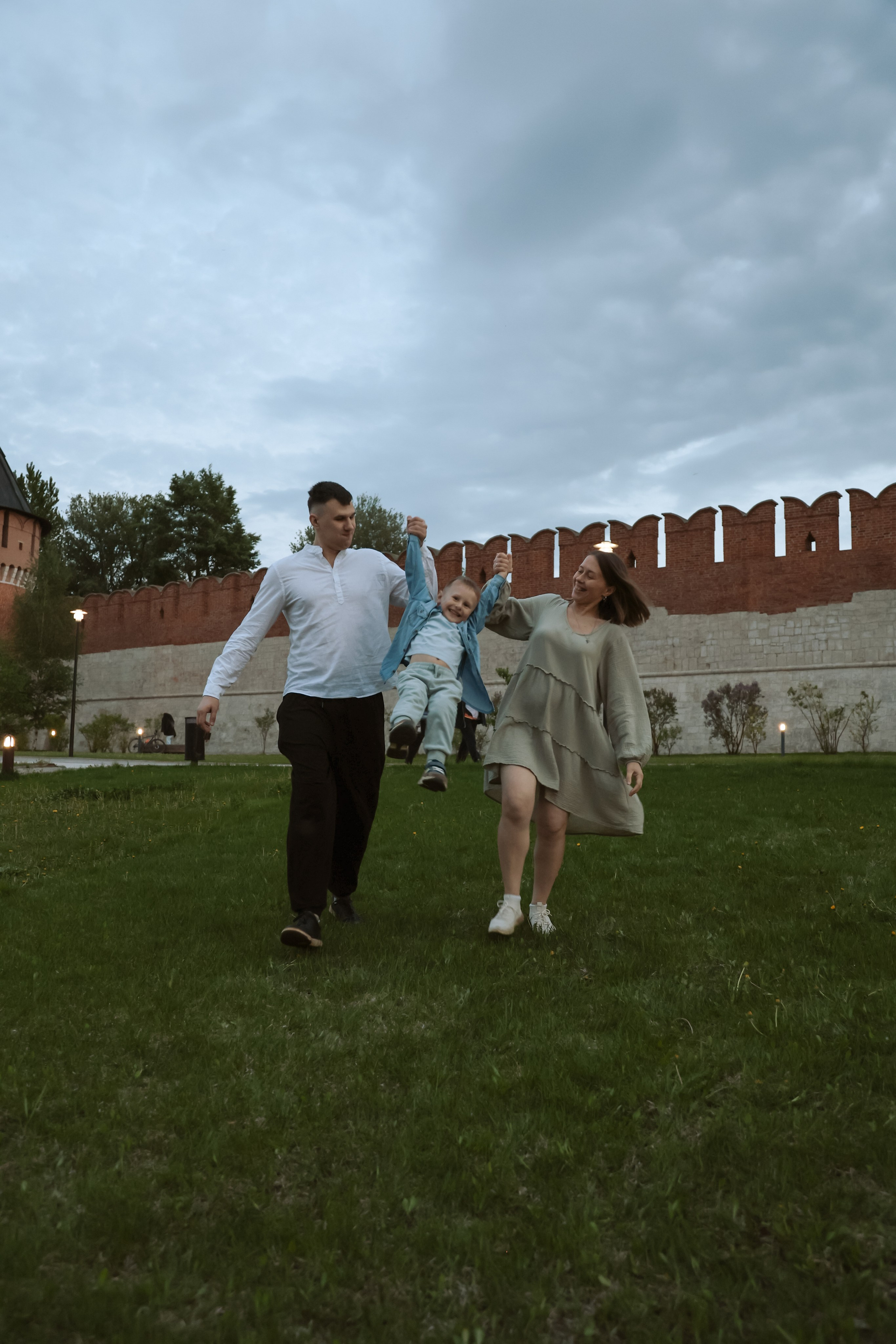 Семейная фотосессия в парке. Фотограф в Санкт-Петербурге Валерия Закатеева