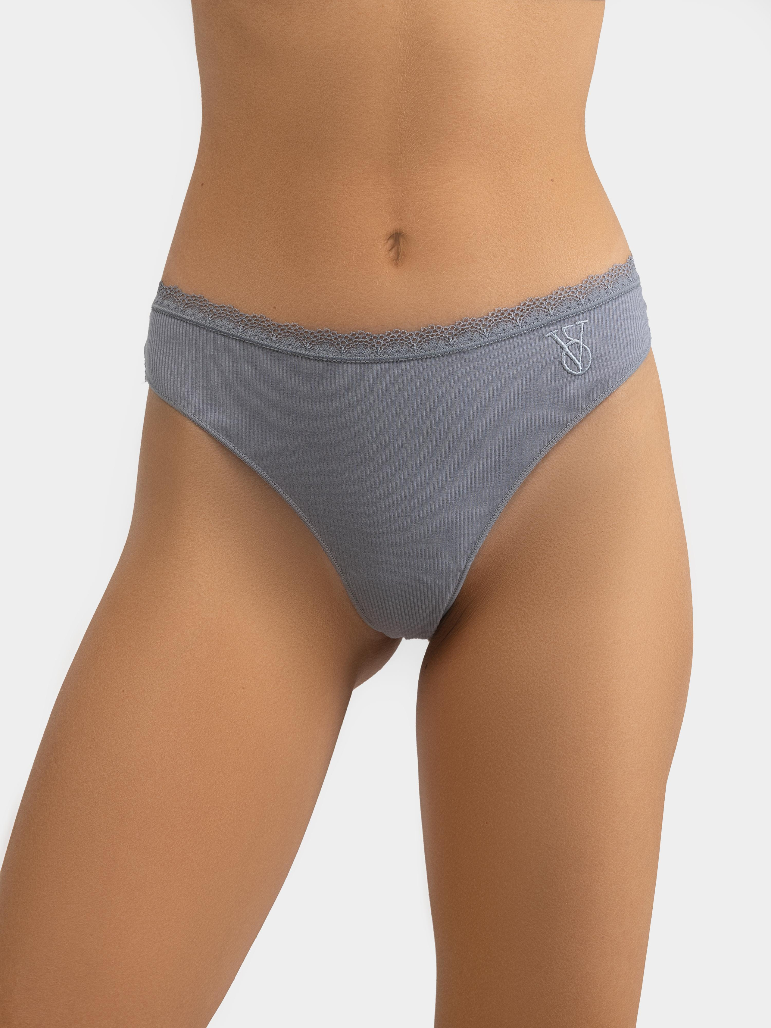 Одежда. Фотограф Михаил Белозеров