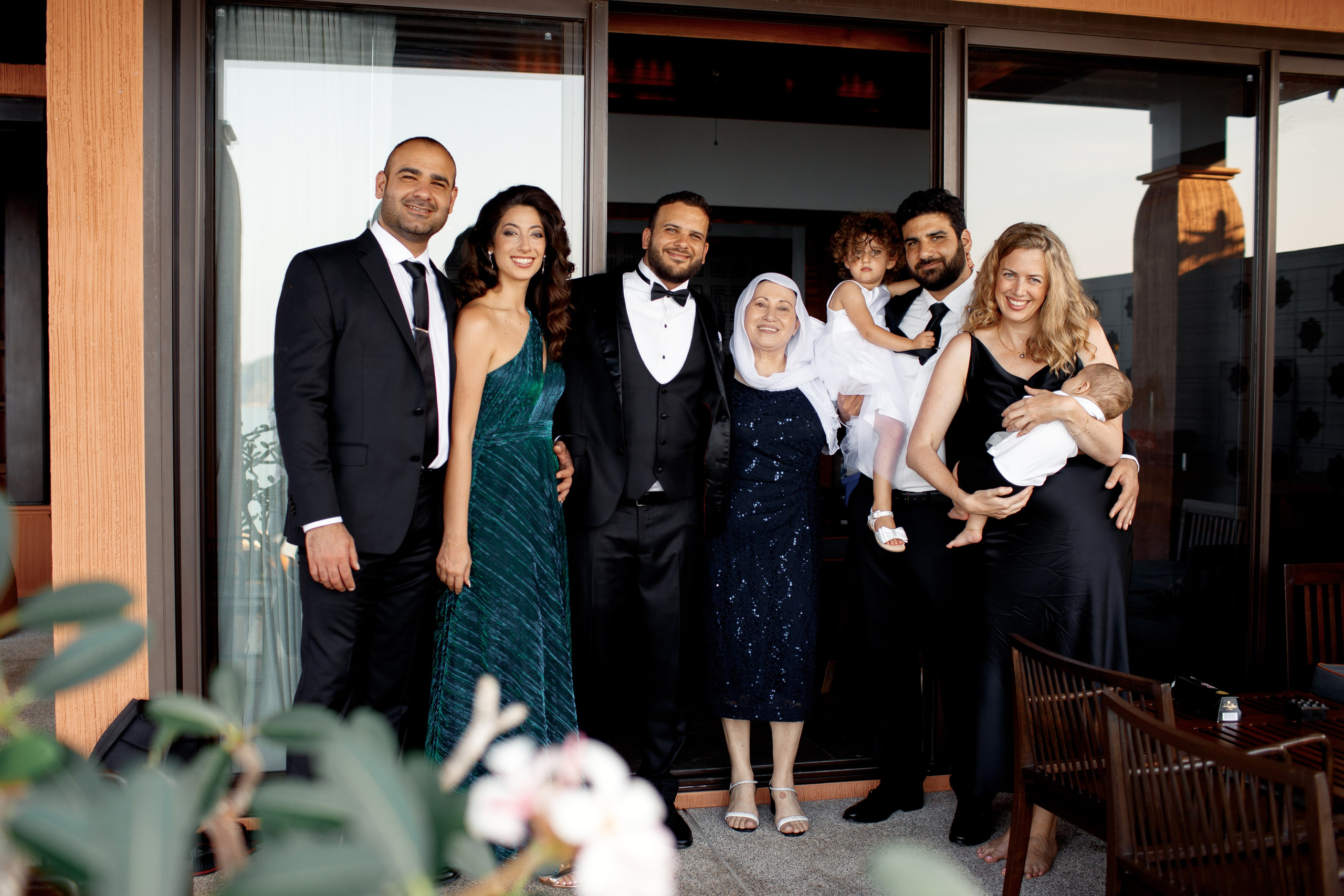 Свадьба с гостями на Пхукете. Фотограф на Пхукете в Таиланде