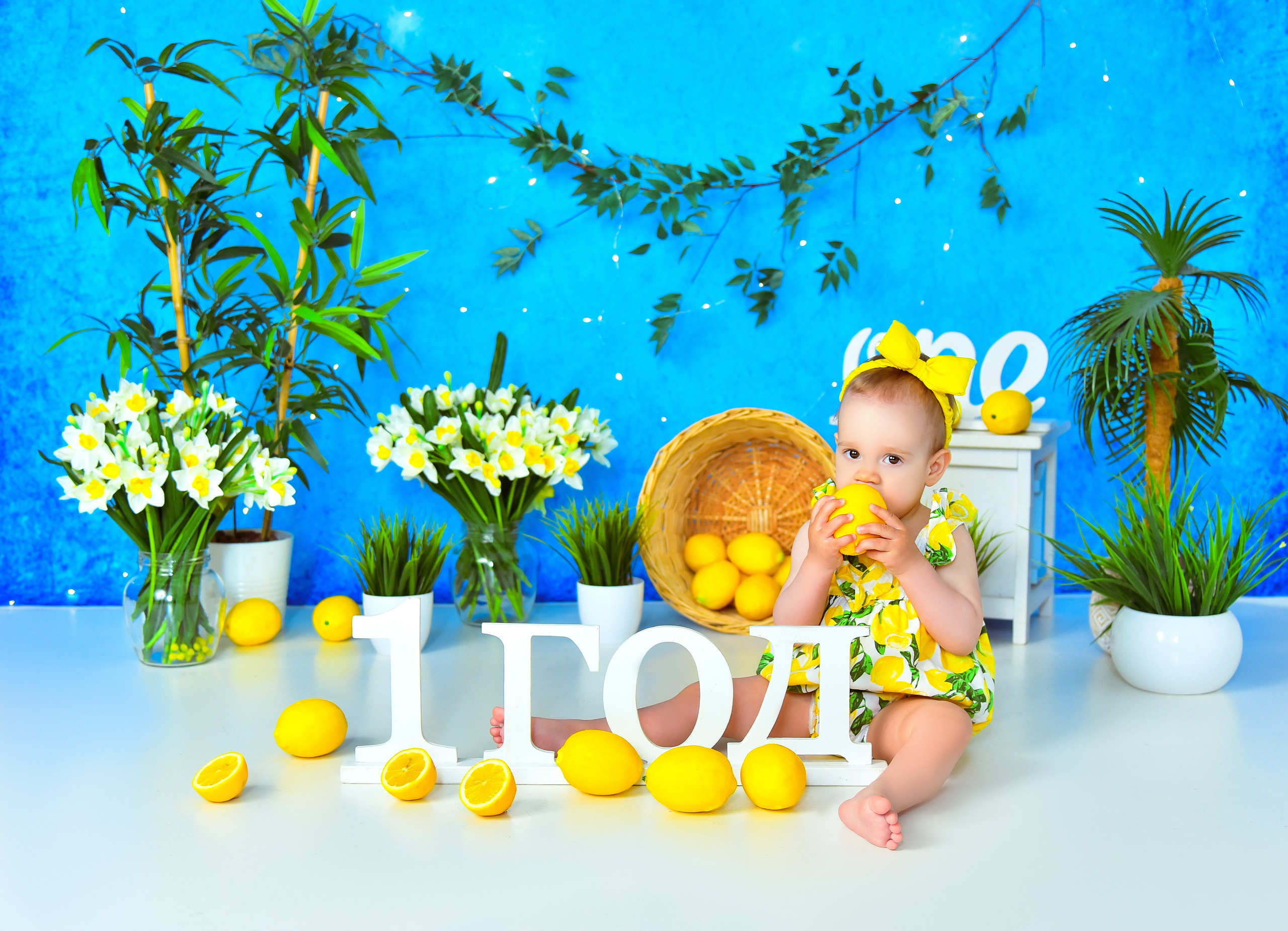 Малышки Антураж