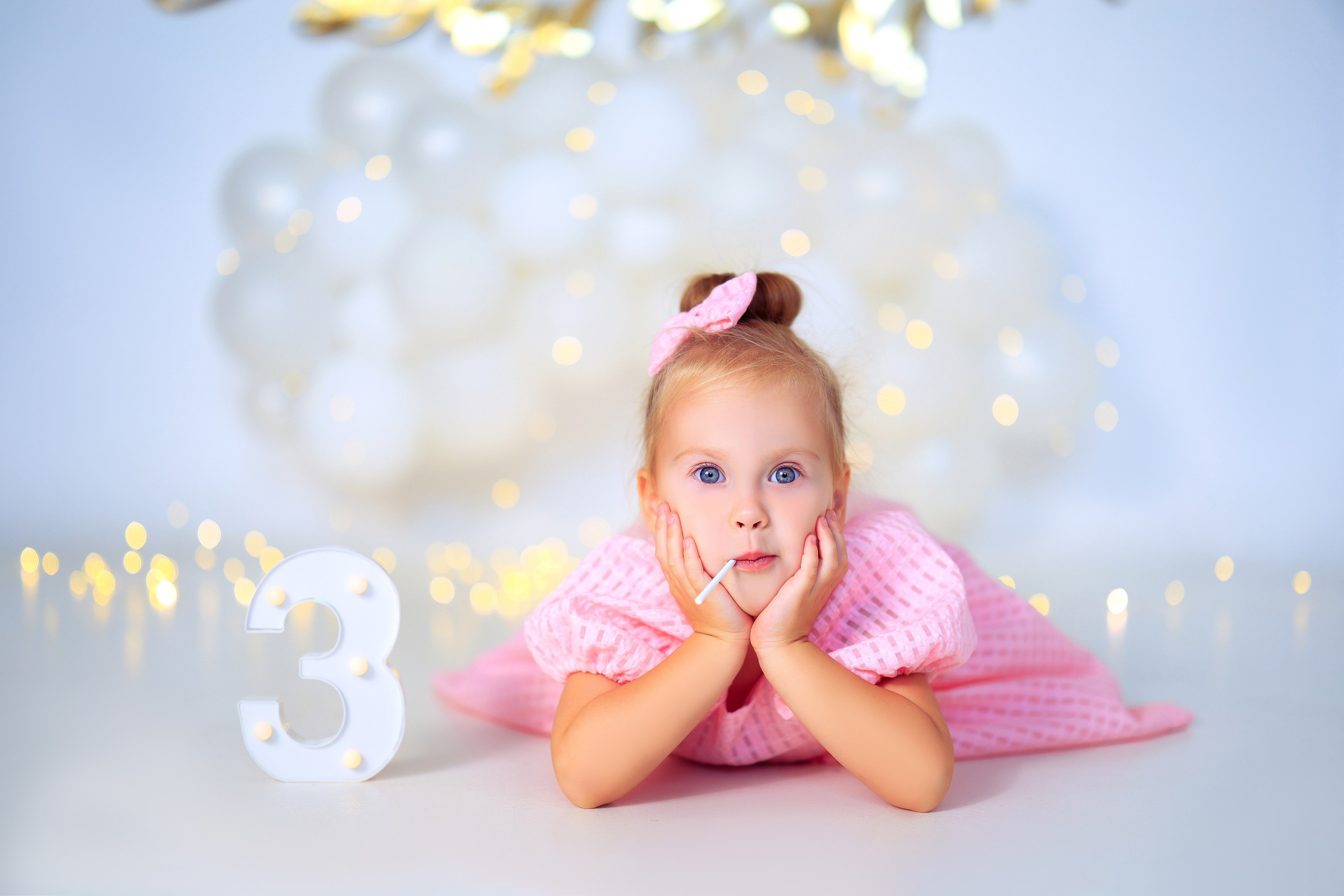 Малышки Антураж