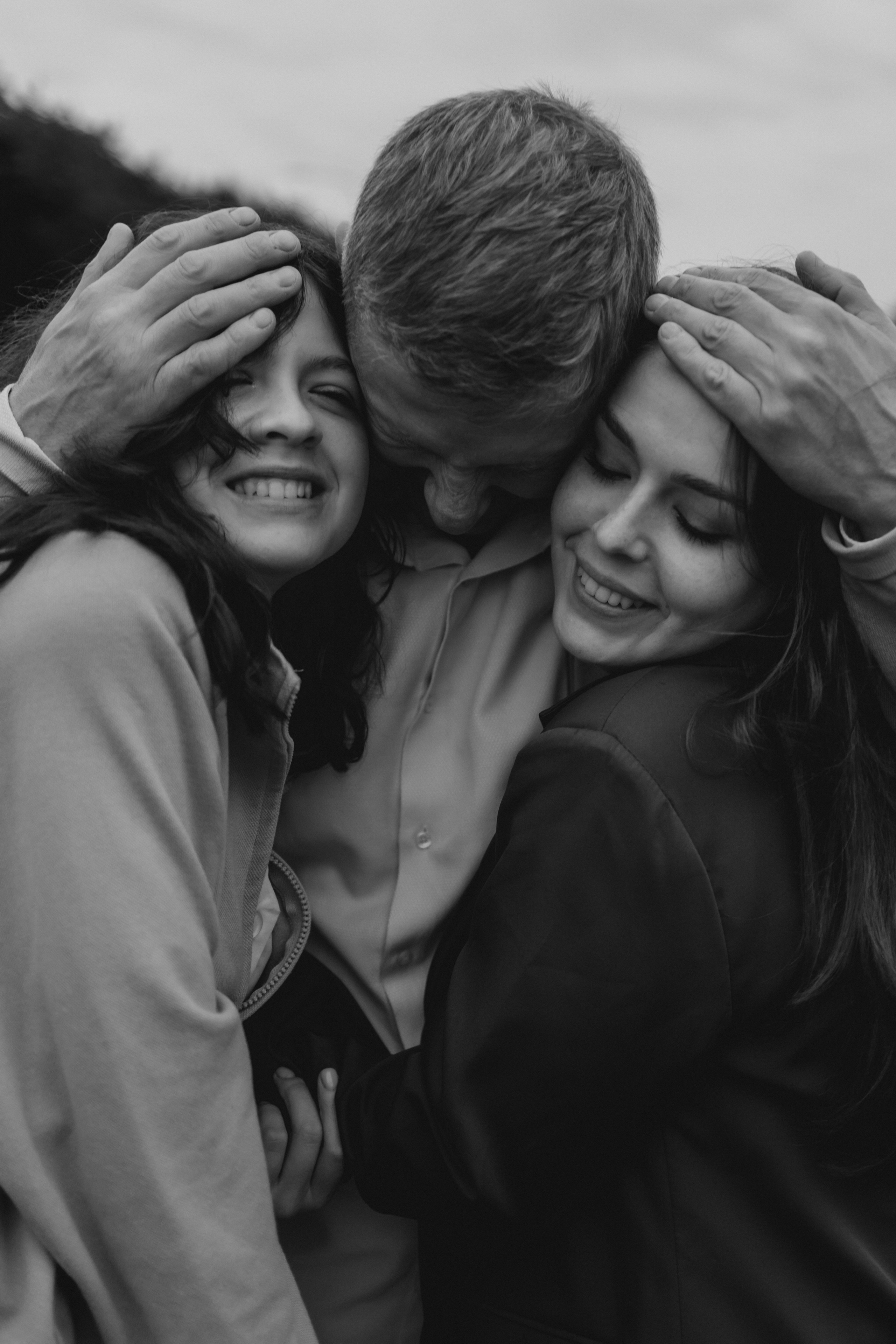 Моника, Мишель, Юлия, Дмитрий и песик Беня. Семейный, домашний, ньюборн фотограф Москва Цветкова Елизавета