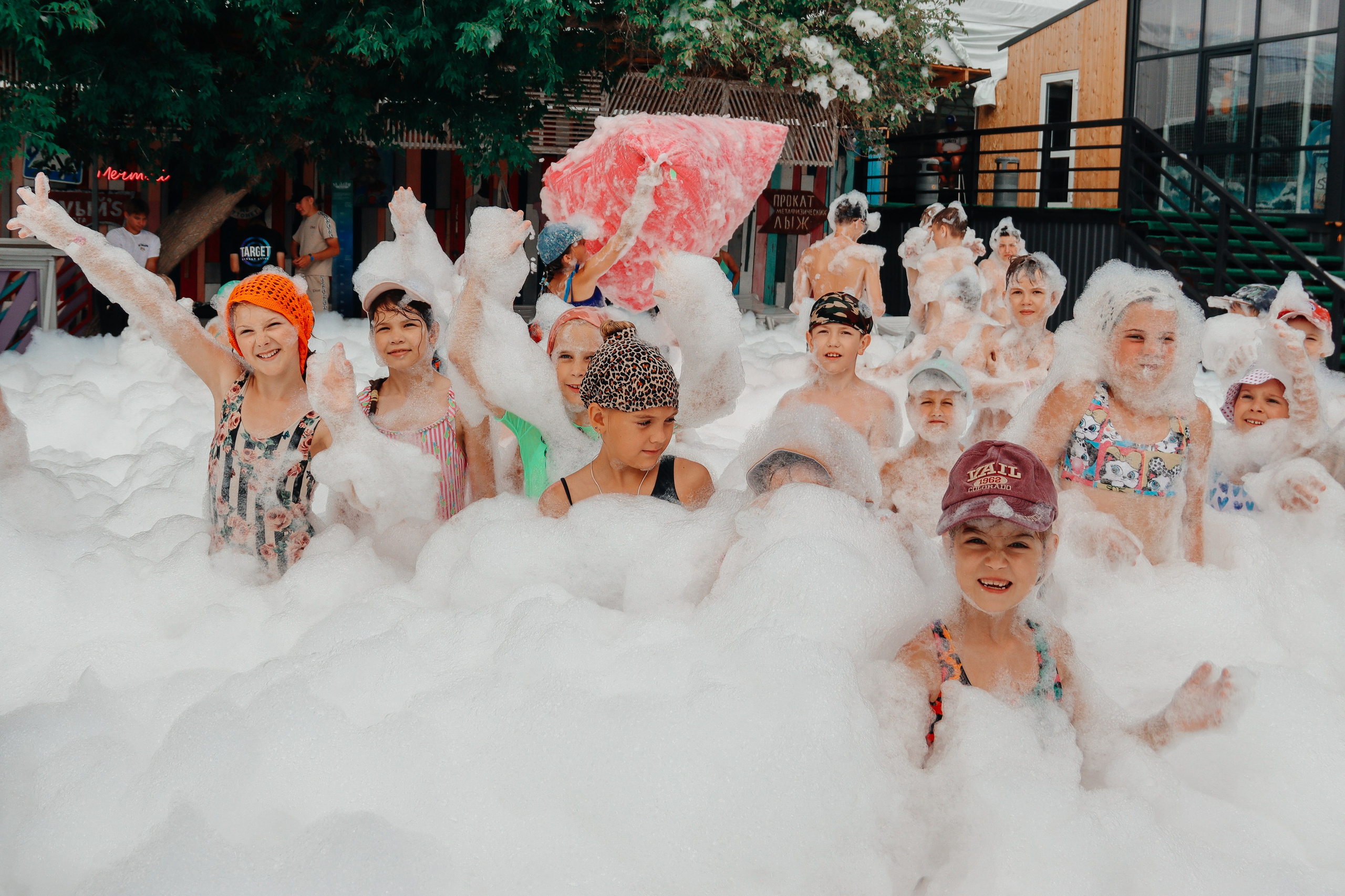 02.07.2026/11:00/Пенная дискотека/Малибу. Семейный и детский фотограф в Славгороде Анастасия Винс