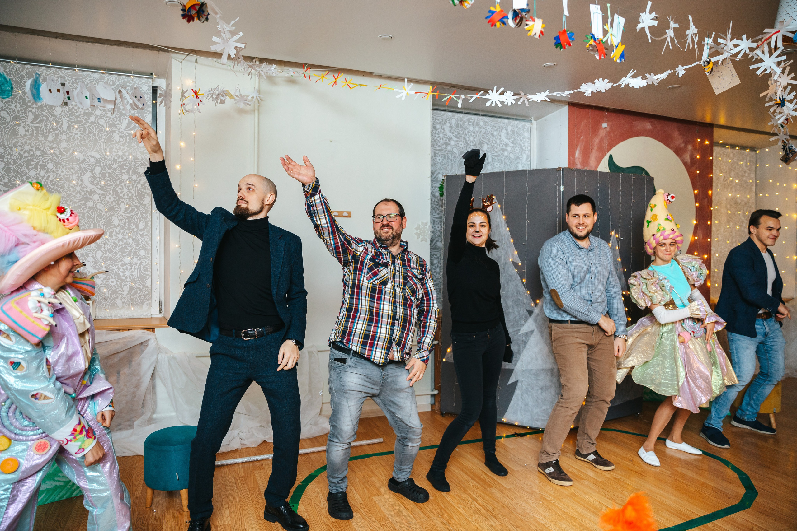 Новогодний утренник в Монтессори-садике. Семейный lifestyle фотограф в Санкт-Петербурге Людмила Пахомова