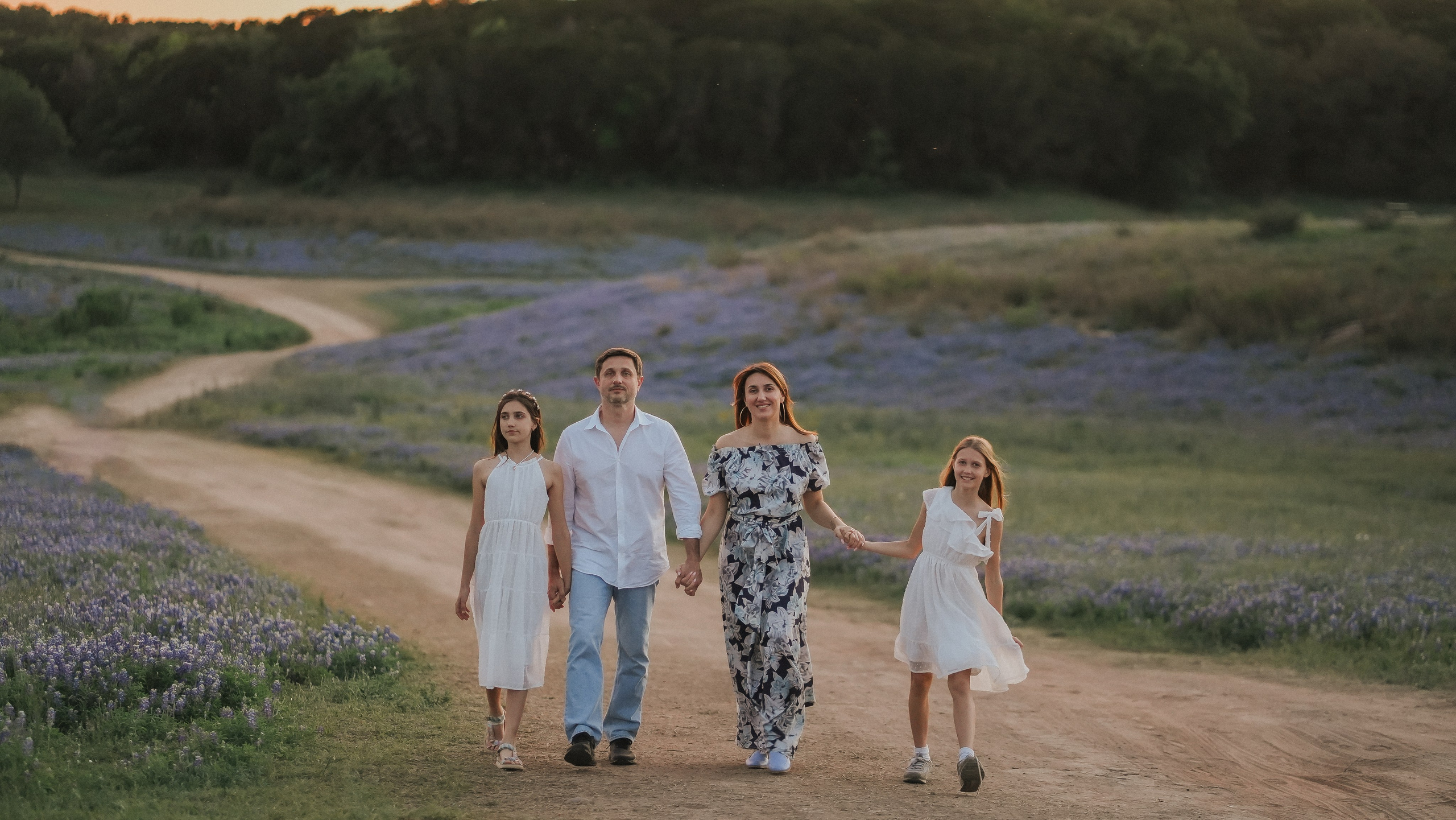 Bluebonnet photo sessions | Stunning Texas wildflower portraits | Anny Smirnova