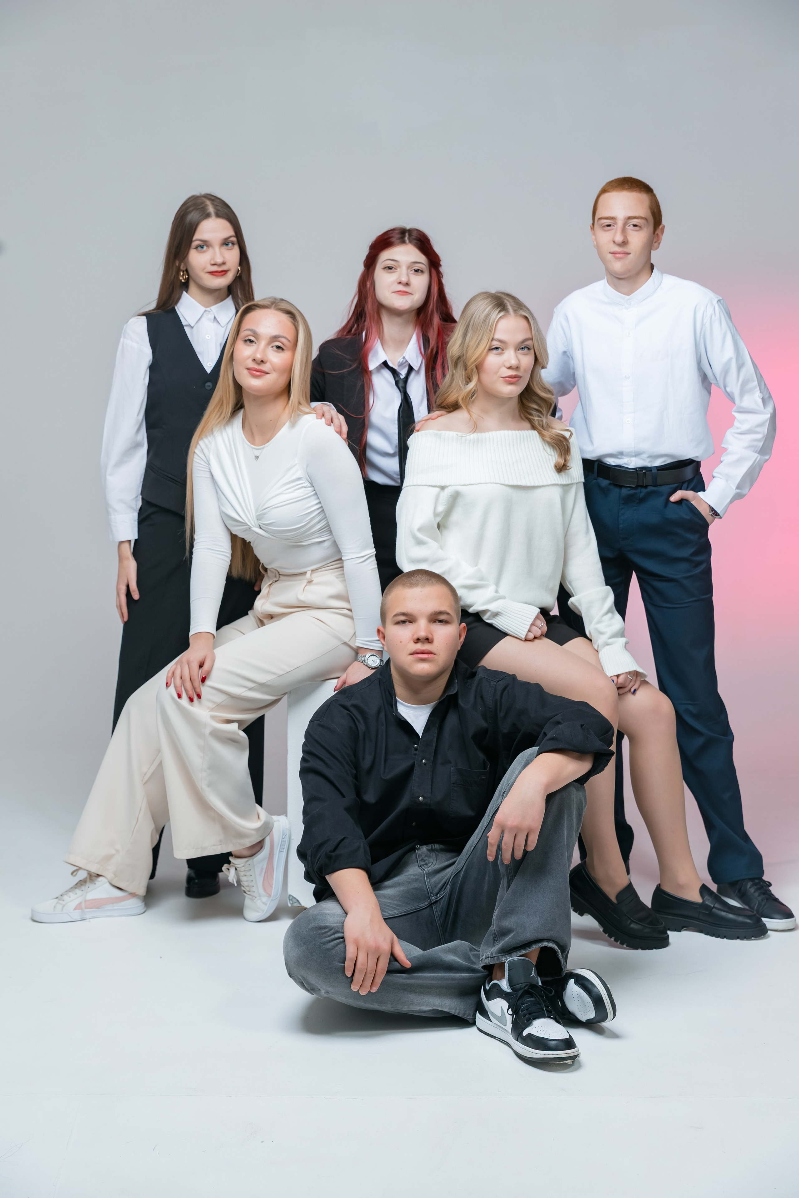 Позирование группы. Выпускные альбомы для детского сада и школы