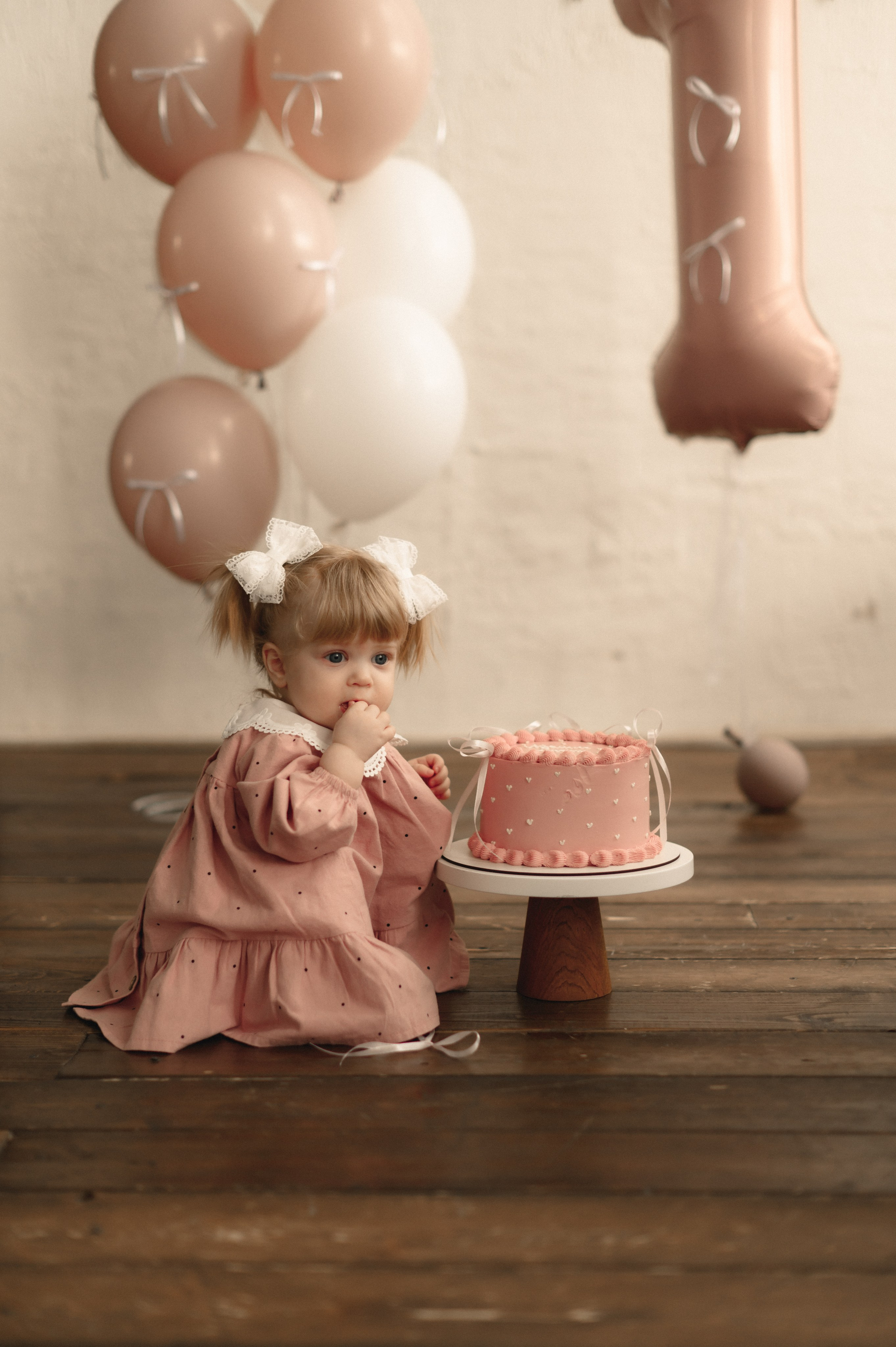 Годик Аделине. Студийная съёмка. Семейный фотограф в г. Ставрополь, Сорокина Мария