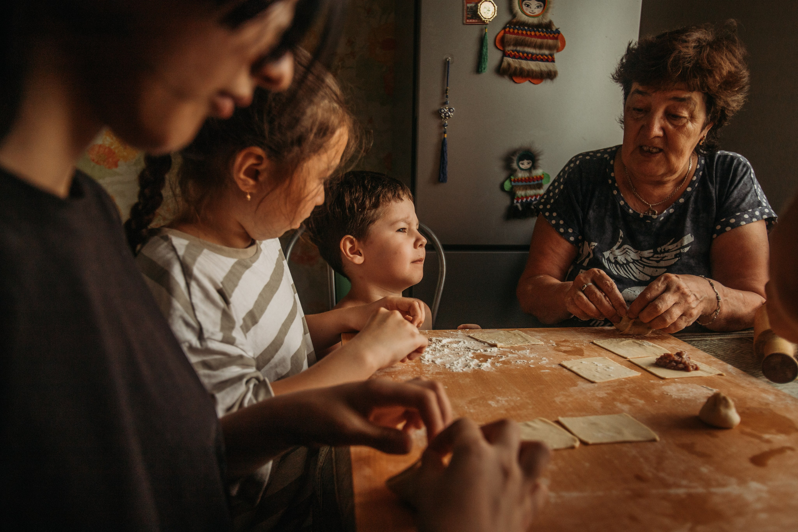 Домашняя фотосессия моей семьи. Венера Гайн. Репортажный фотограф  Тюмень. Обучение фотографии с 0