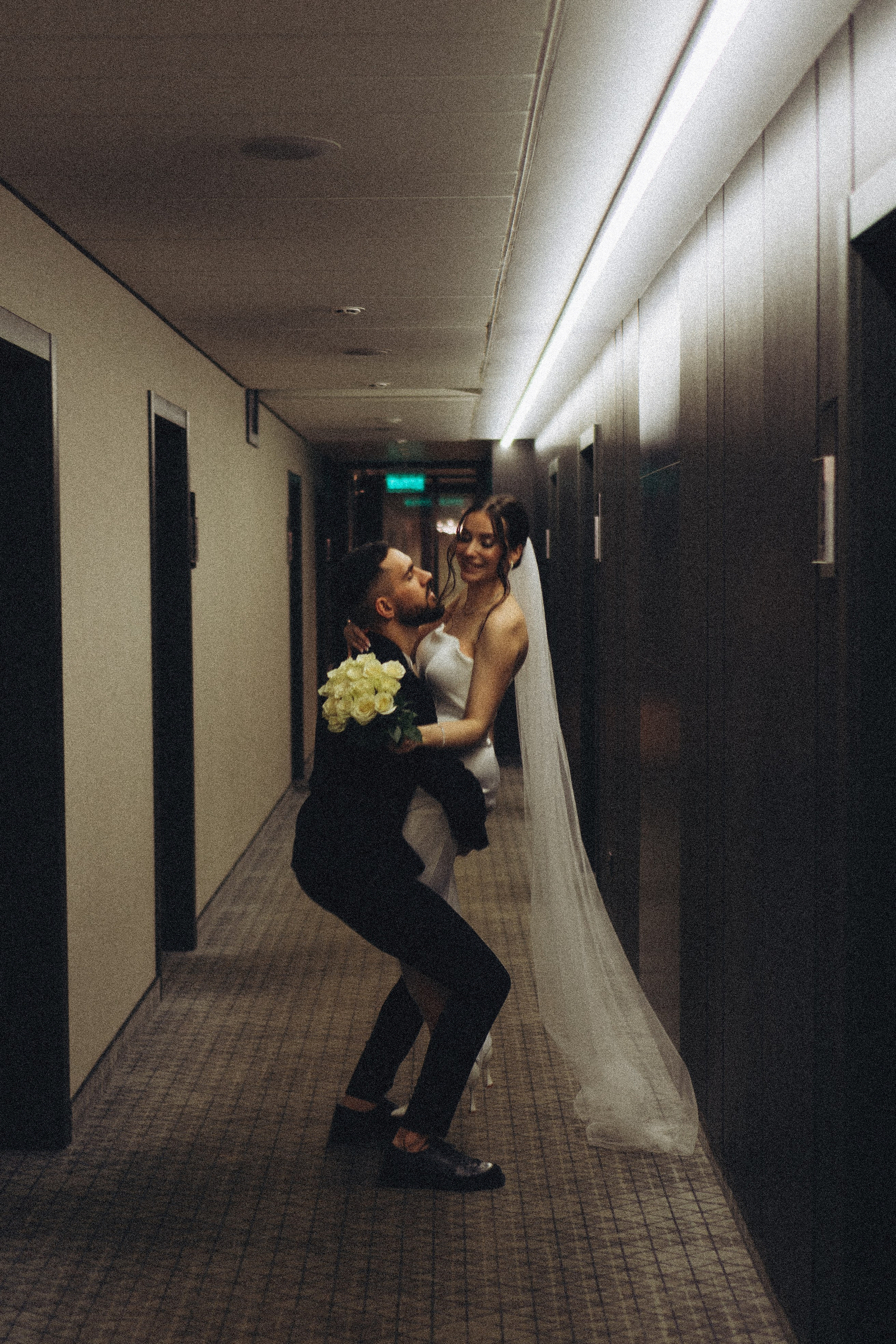 СВАДЕБНАЯ СЬЕМКА СБОРОВ ЖЕНИХА И НЕВЕСТЫ В ОТЕЛЕ И ТАКЖЕ ФОТОСЕССИИЯ В ОТЕЛЕЕ МЕГАПОЛИС БРЯНСК. Профессиональный фотограф, Санкт-Петербург — Виктория Богомолова