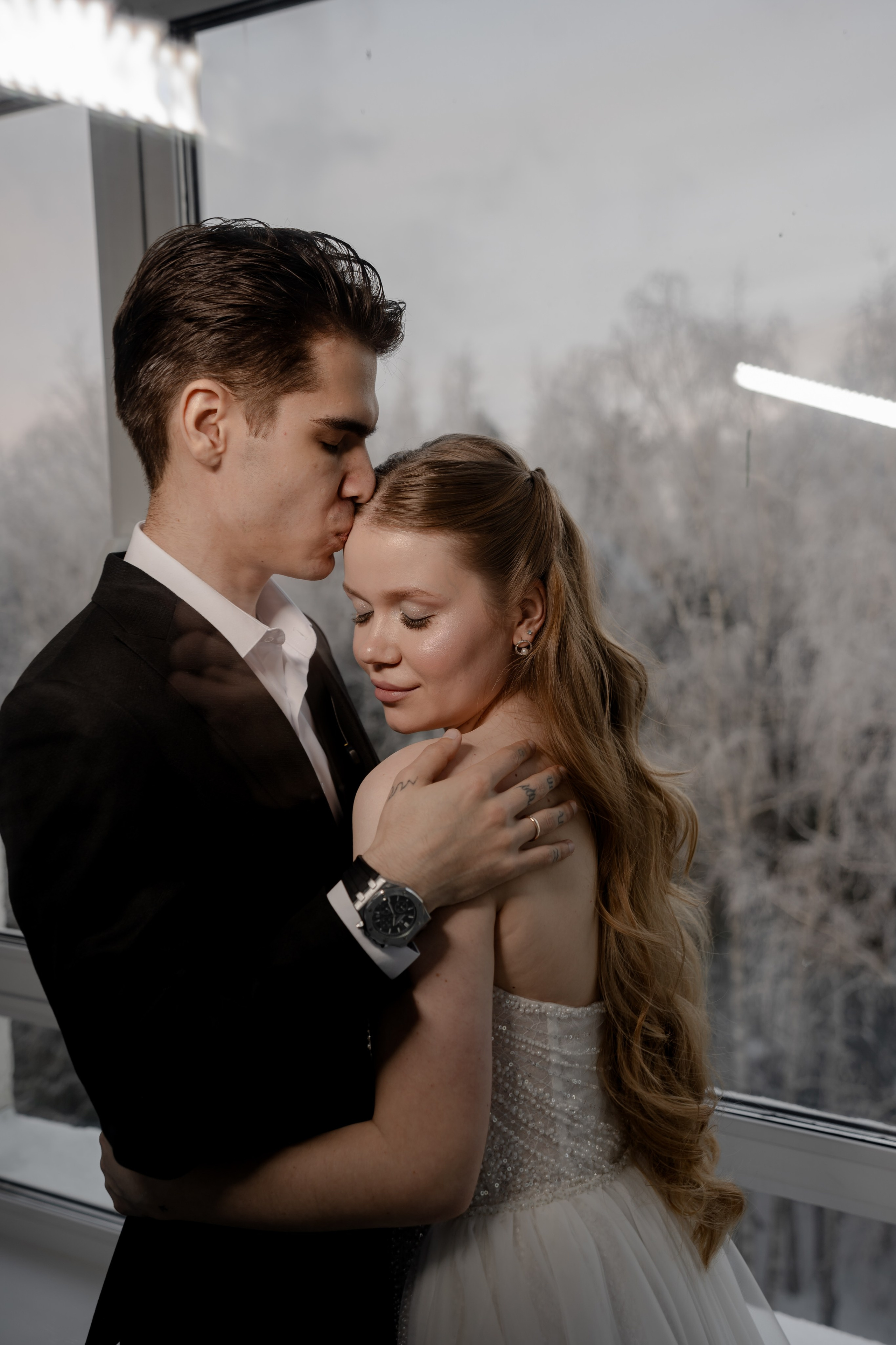 СВАДЕБНАЯ СЬЕМКА СБОРОВ В ОТЕЛЕ И ВЫЕЗД НА ЦЕРЕМОНИЮ (СНЯТО В СИБИРЕ В НИЖНЕВАРТОВСКЕ)М. Профессиональный фотограф, Санкт-Петербург — Виктория Богомолова