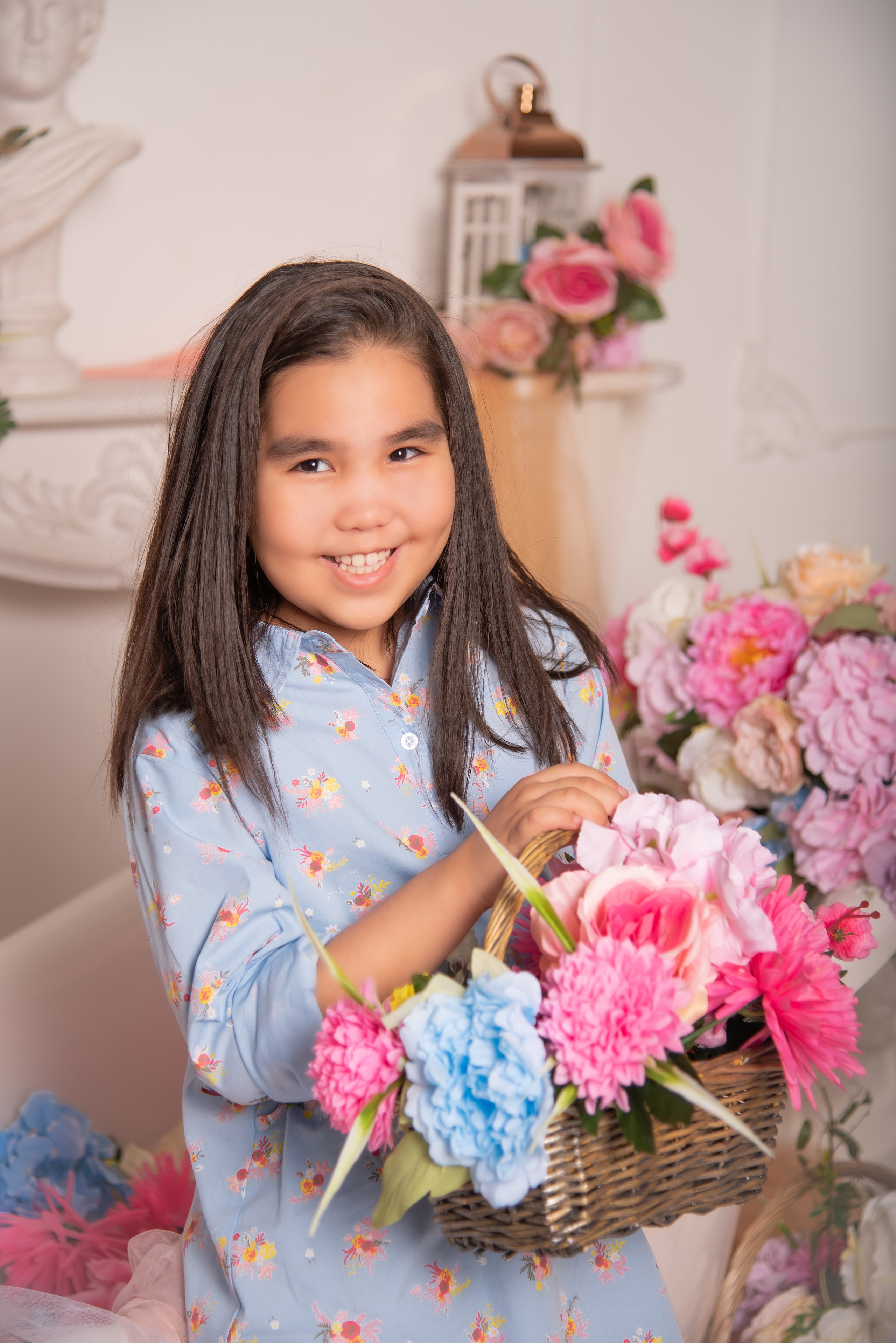 Модельная школа. Занимаюсь профессиональной фотографией и живу рядом с Байкалом. Работаю в разных жанрах