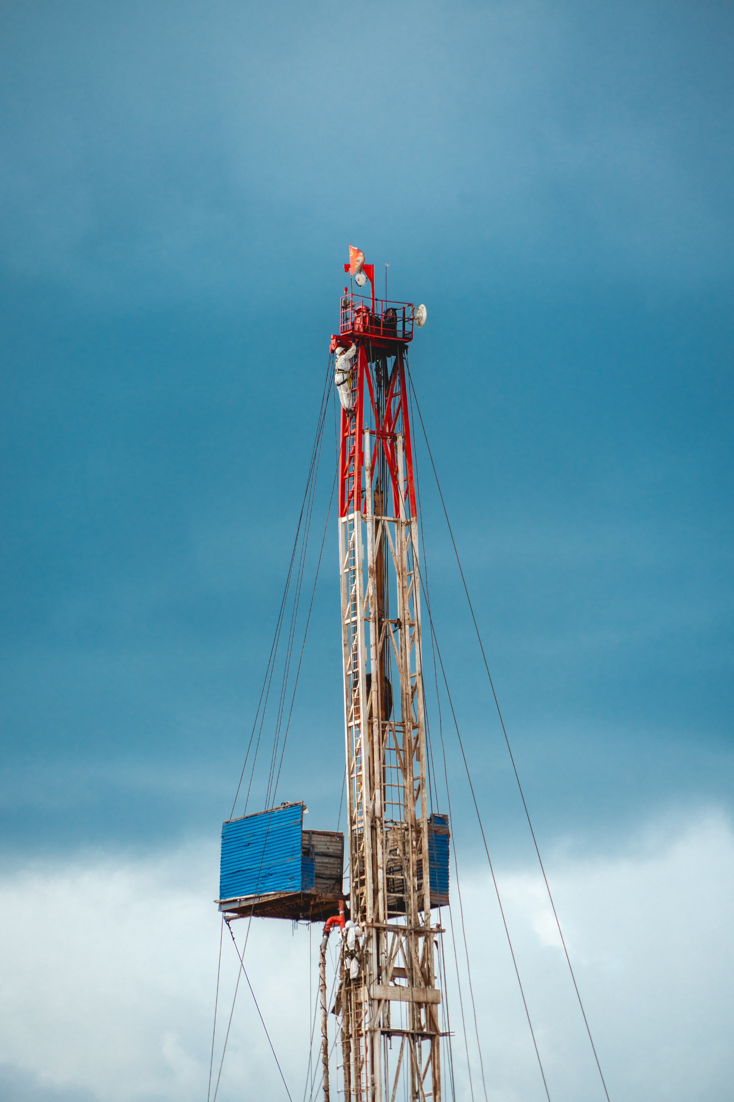 Репортажная (документальная) фотография. Занимаюсь профессиональной фотографией и живу рядом с Байкалом. Работаю в разных жанрах