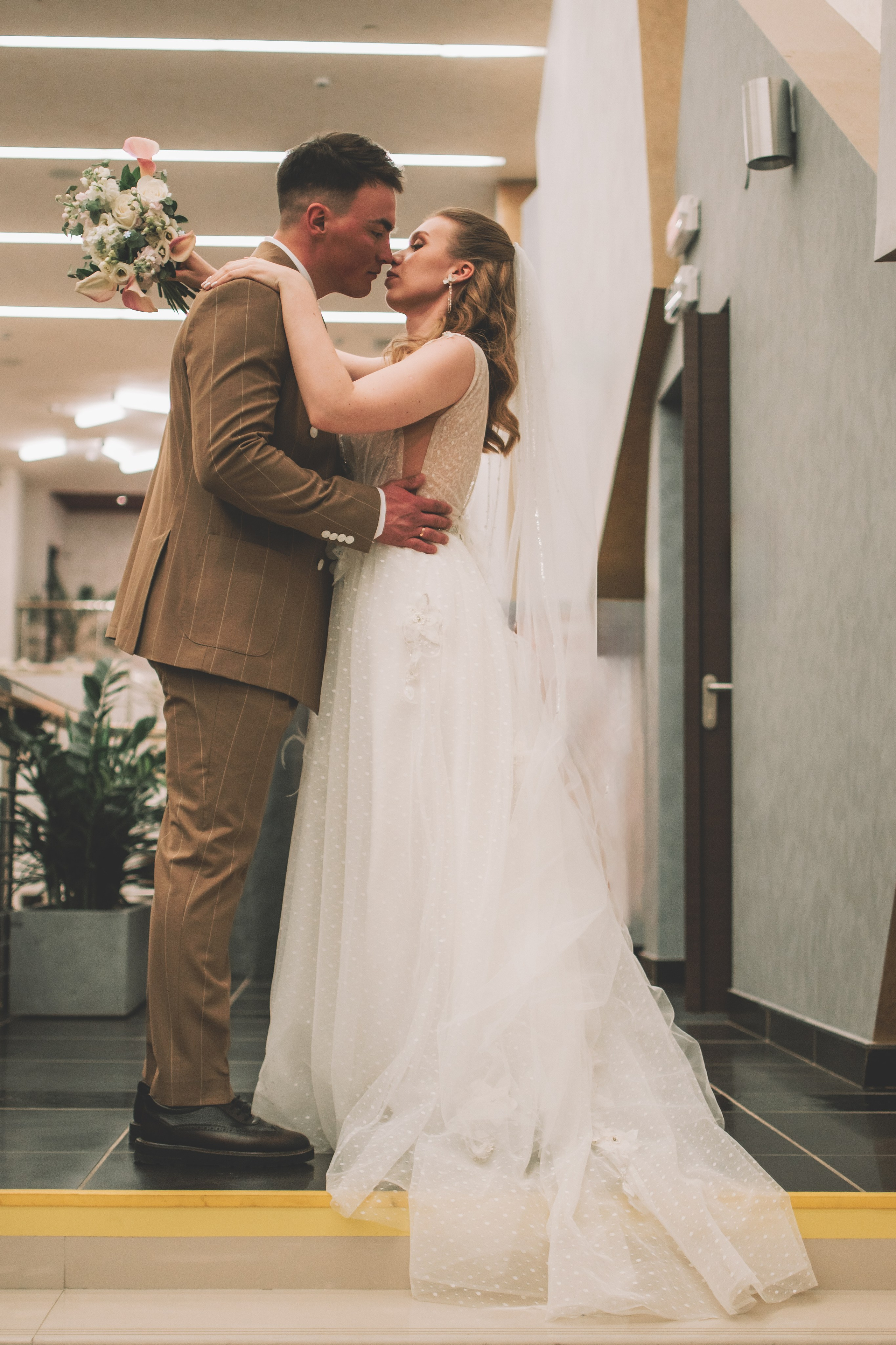 Альберт и Анастасия (Студийная фотосессия, роспись в ДК Нефтяник + фотосессия с гостями). Семейный и свадебный фотограф Губкинский и Ставрополь