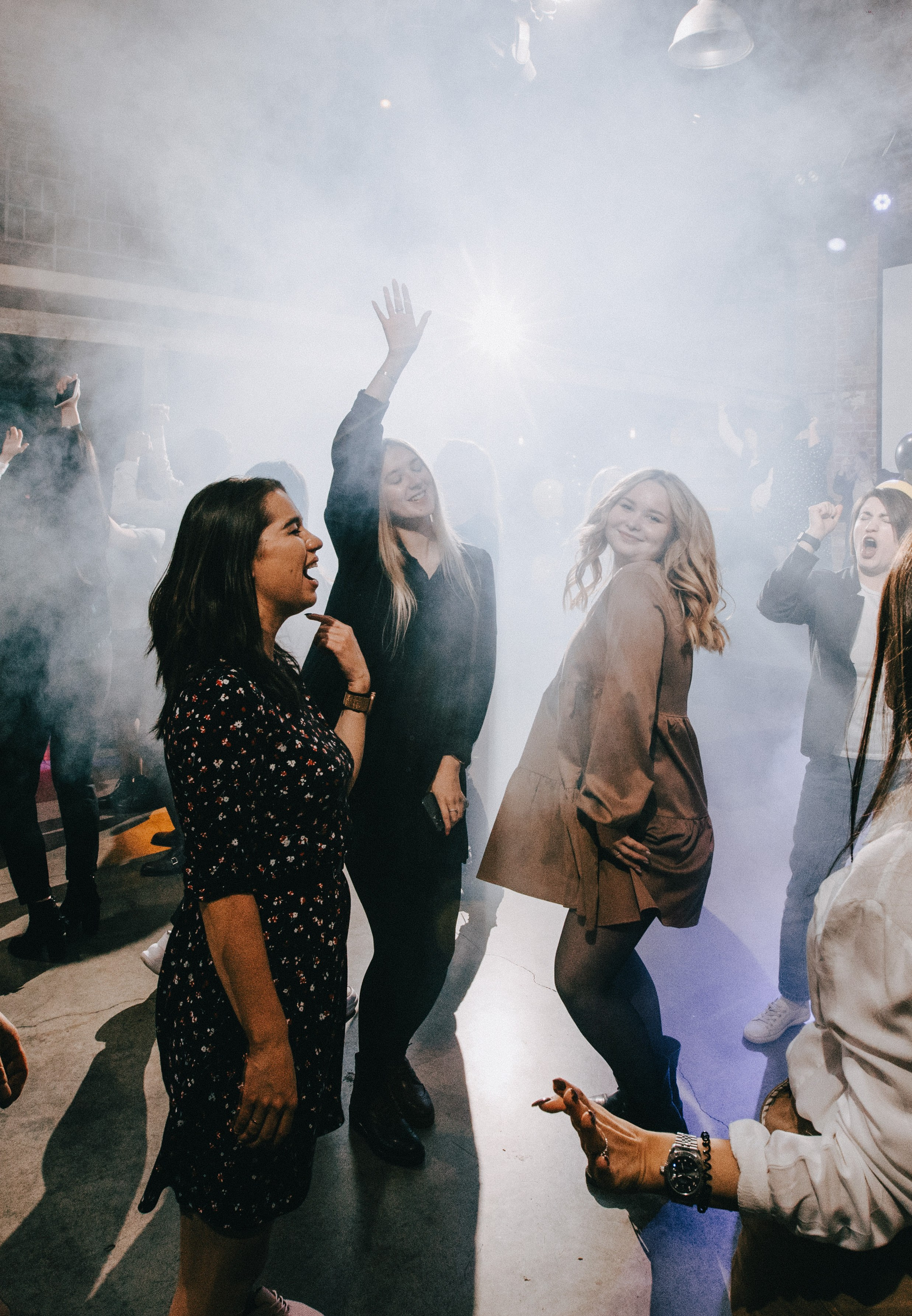 Корпоратив Райффайзен банка. АНДРЕЙ ШИРКАЛИН РЕПОРТАЖНЫЙ ФОТОГРАФ МОСКВА НА КОРПОРАТИВ, ДЕНЬ РОЖДЕНИЯ, БАНКЕТ, КОНФЕРЕНЦИЮ, ТИМБИЛДИНГ