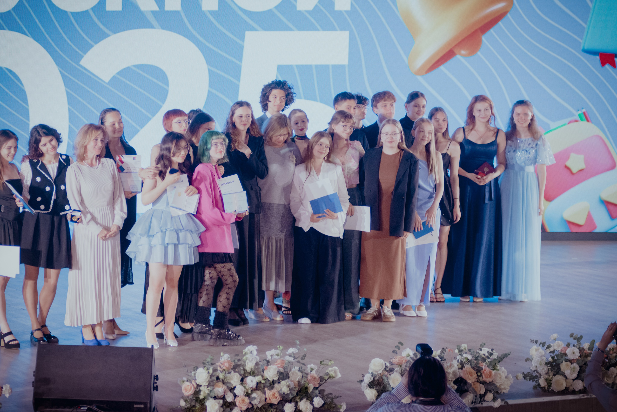 Выпускной 2025 ГБОУ г. Москвы «Школа № 1329». Фотограф и оператор в Москве Елизавета Коргалидзе